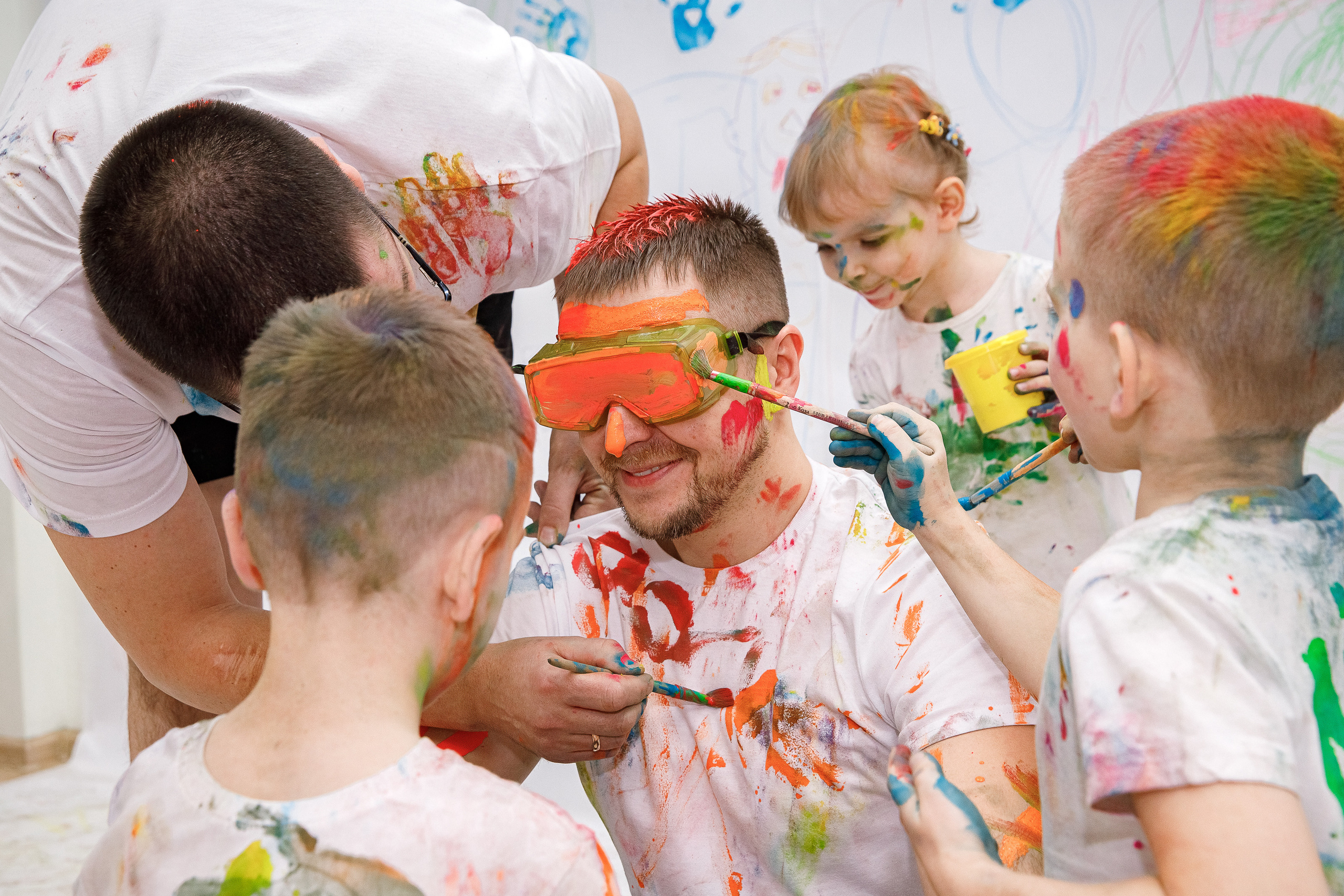 репортаж с детских дней рождения дети в красках веселье папа