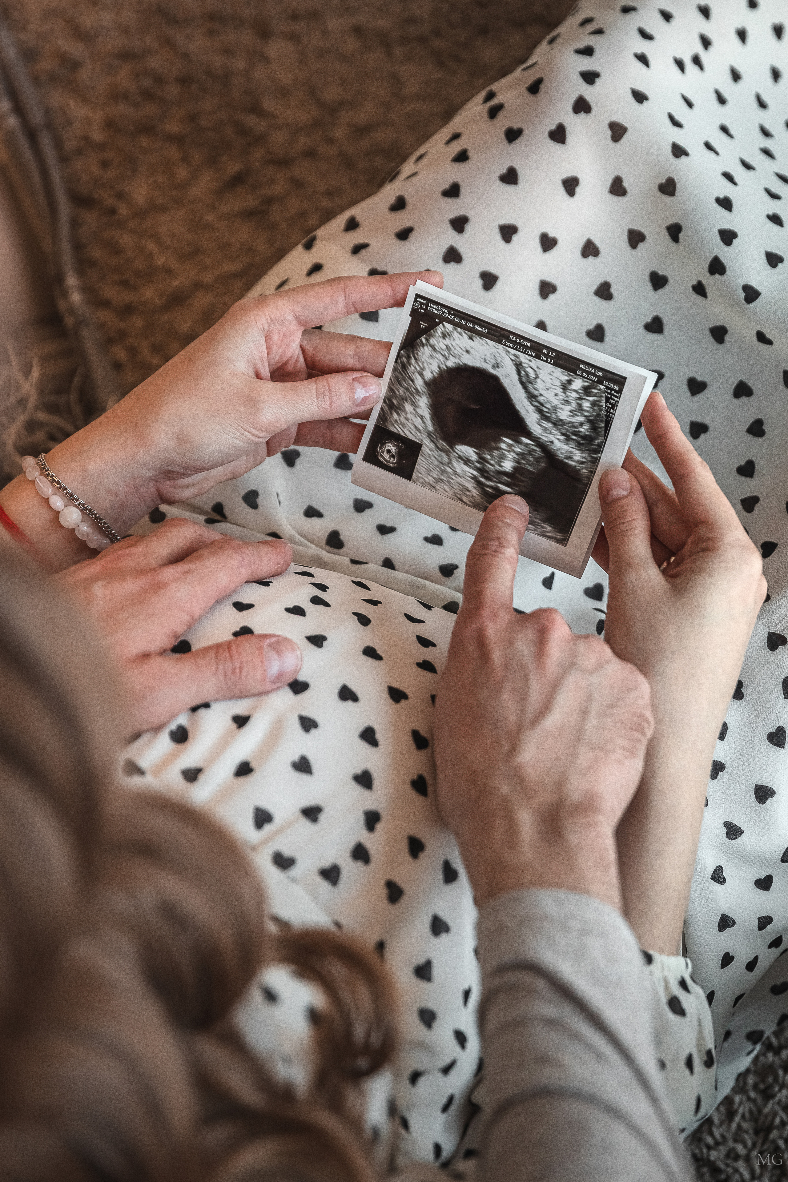 Фотосессия беременности в ожидании чуда в Санкт Петербурге. Маша Гонтарь Семейный домашний репортажный фотограф в Санкт-Петербурге