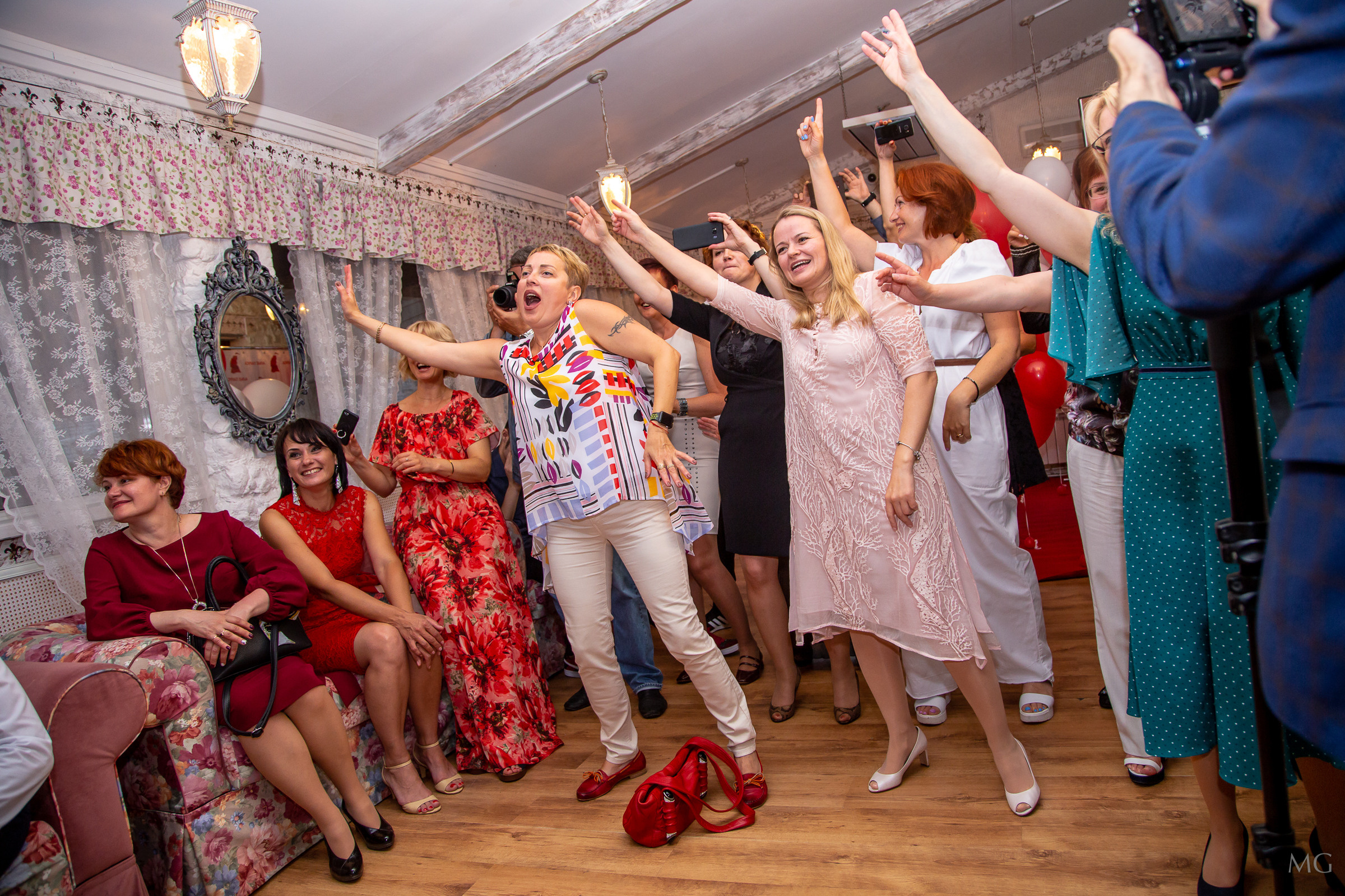 Выпускные Корпоративы Мероприятия. Маша Гонтарь Семейный домашний репортажный фотограф в Санкт-Петербурге