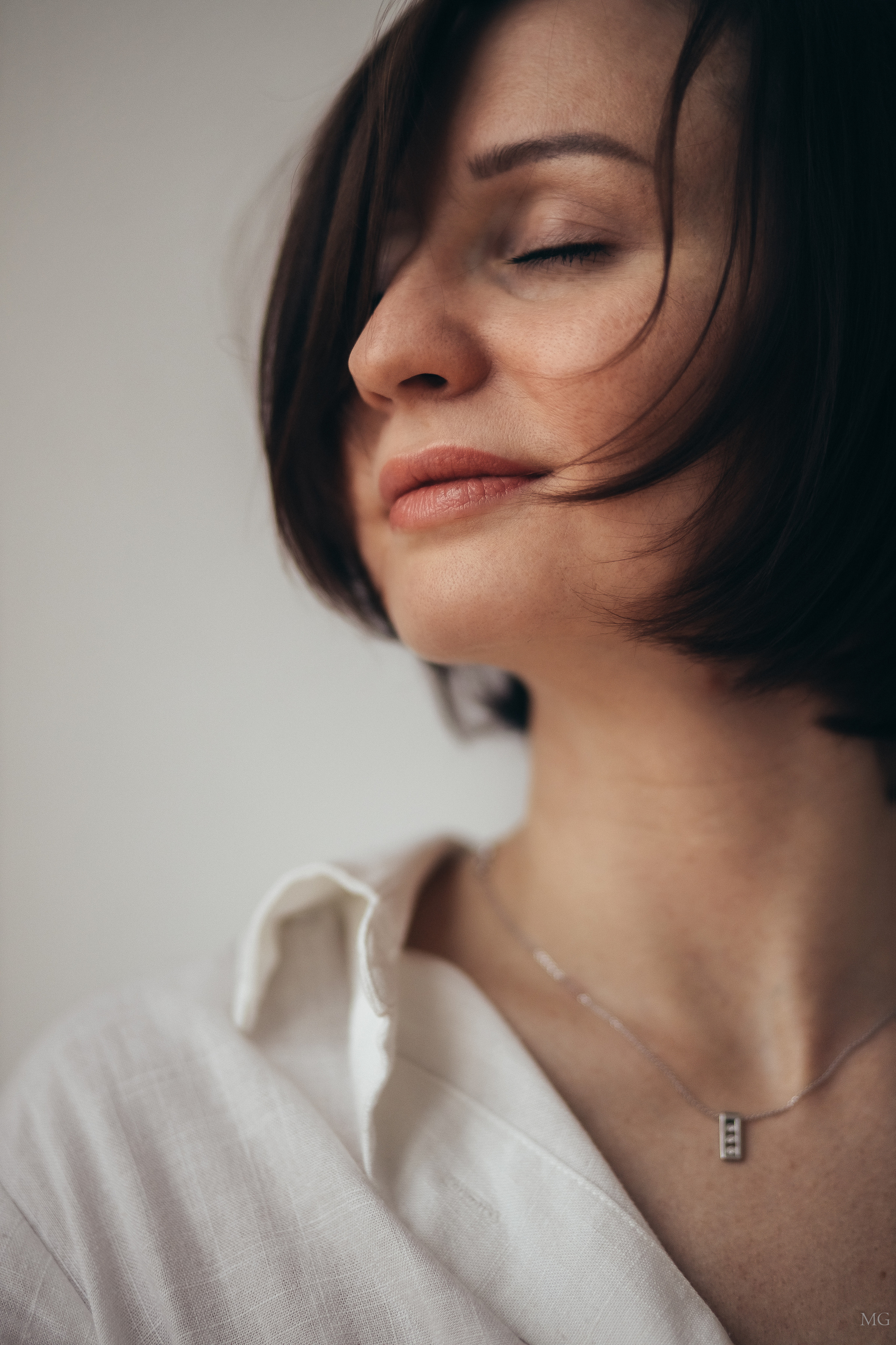 индивидуальная фотосессия красивая девушка нежность закрытые глаза