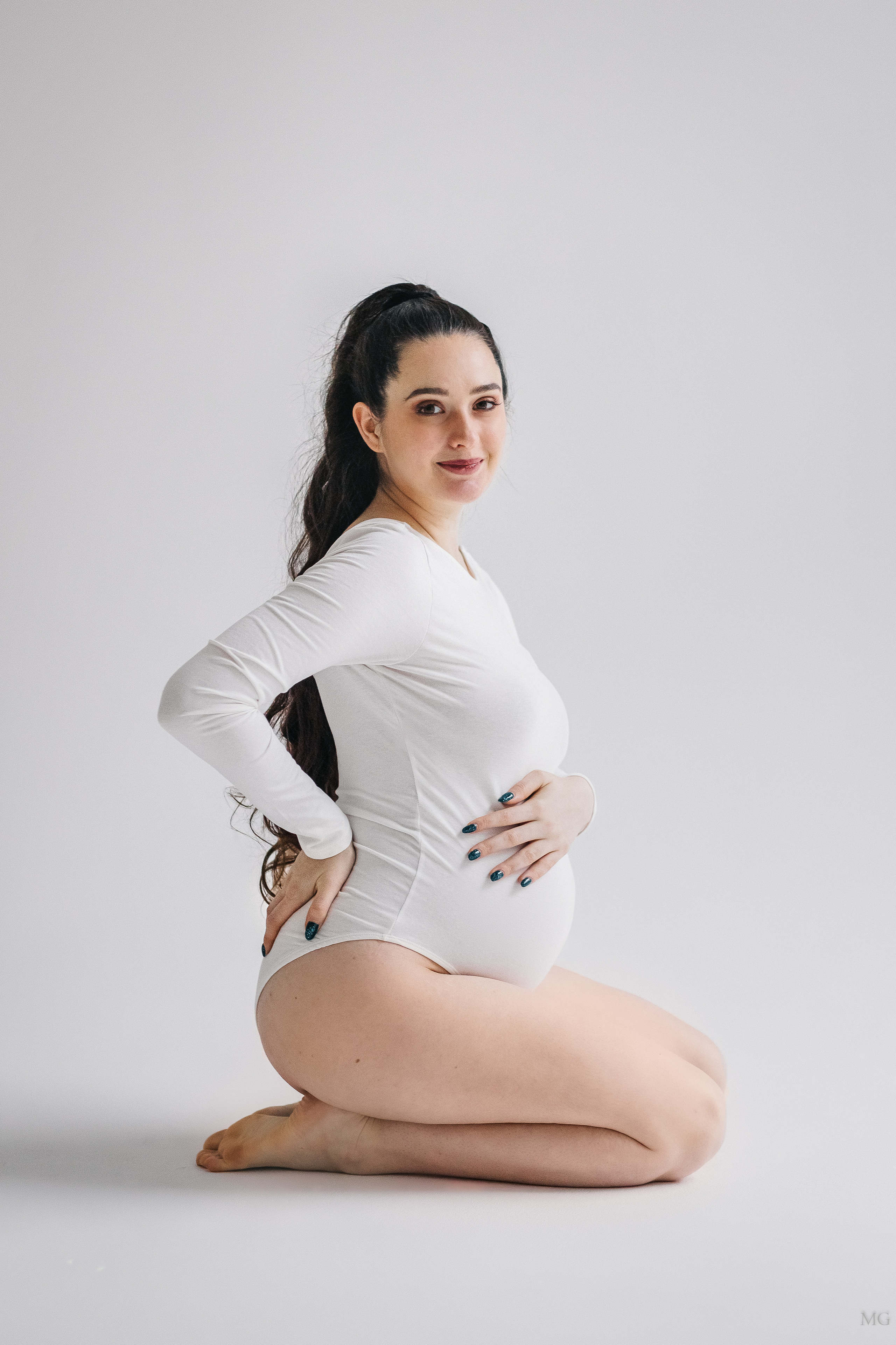 Фотосессия беременности в ожидании чуда в Санкт Петербурге. Маша Гонтарь Семейный домашний репортажный фотограф в Санкт-Петербурге