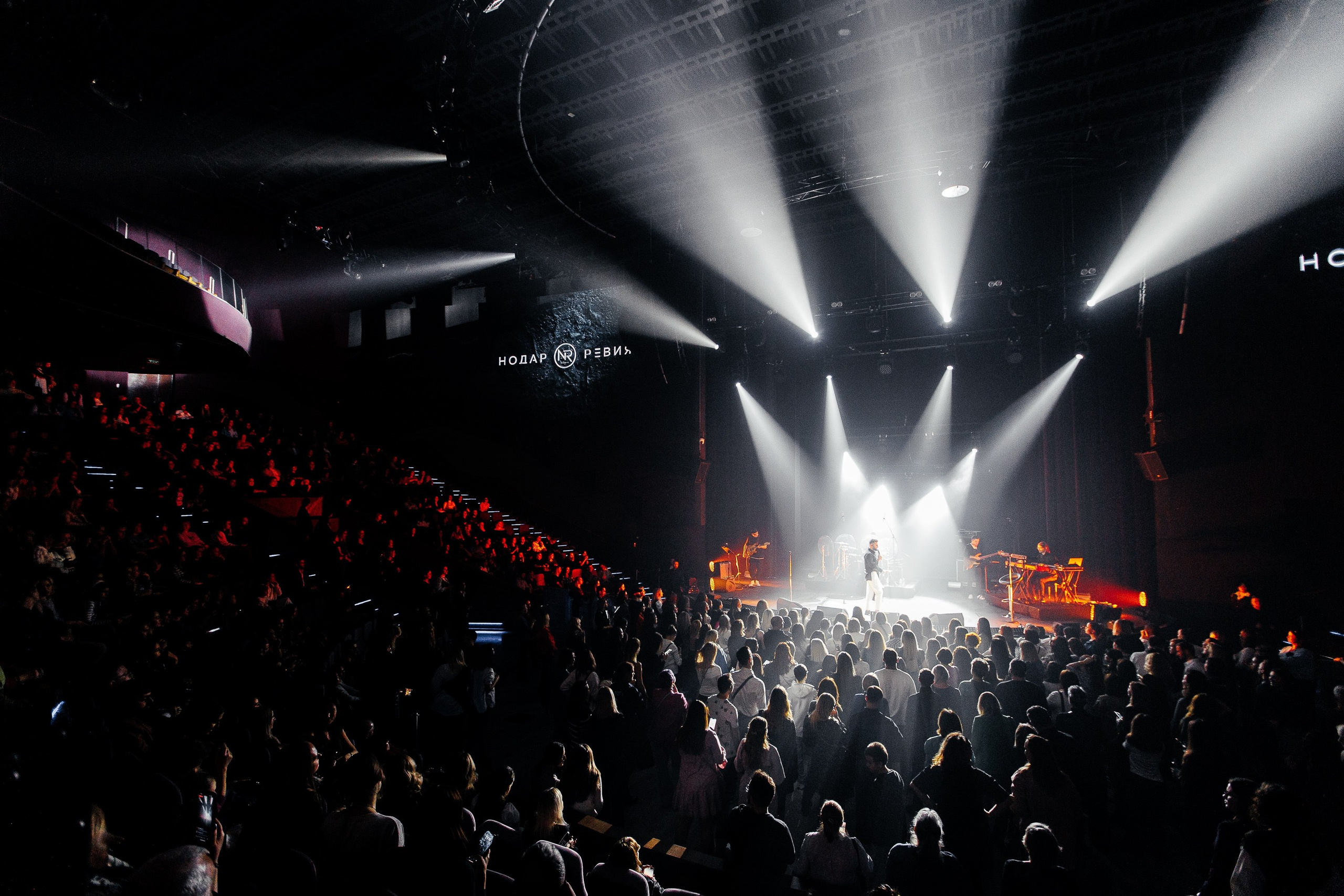 НОДАР РЕВИЯ. Фотограф в Москве Алексей Виноградов