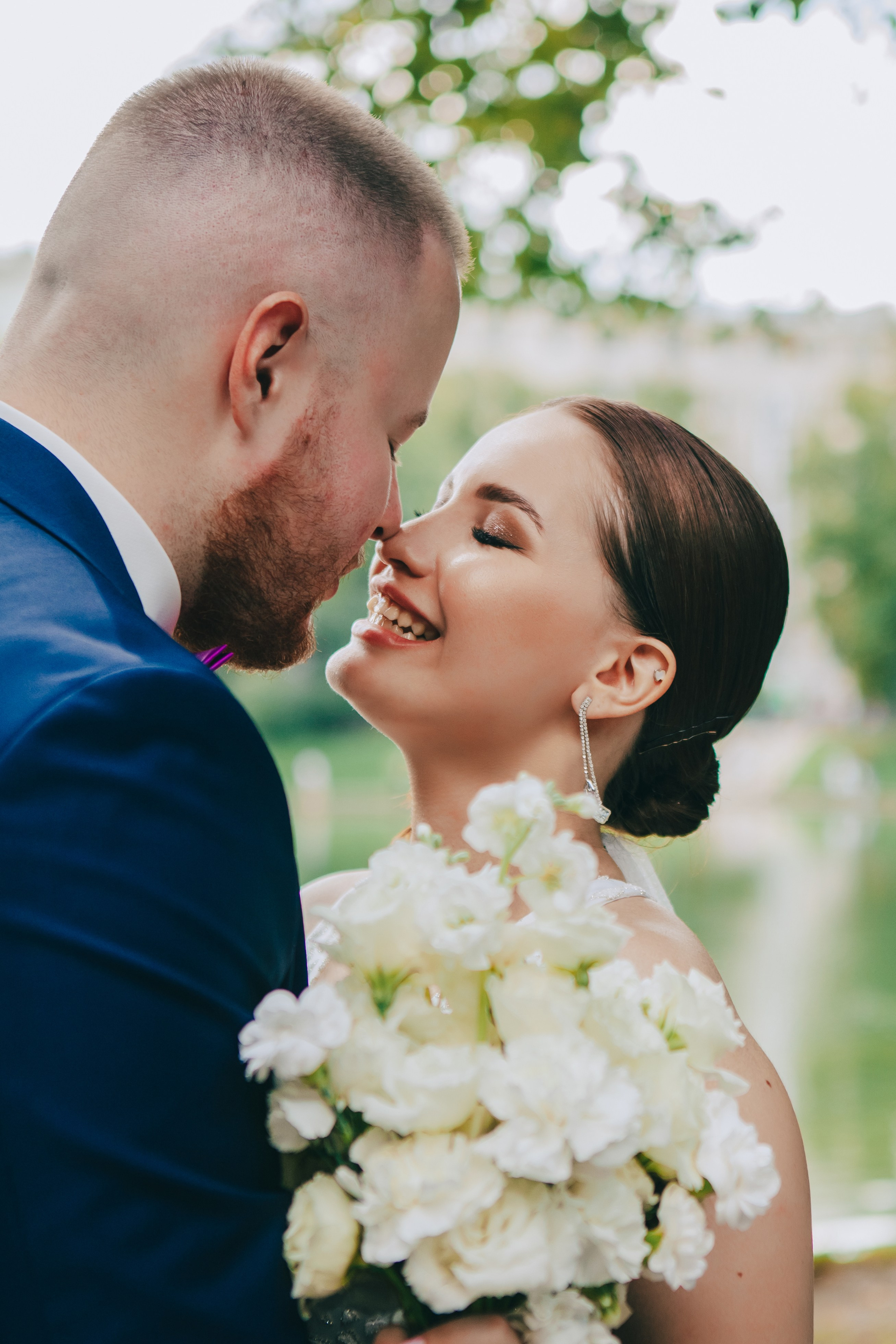 фотосессия жениха и невесты на патриарших прудах