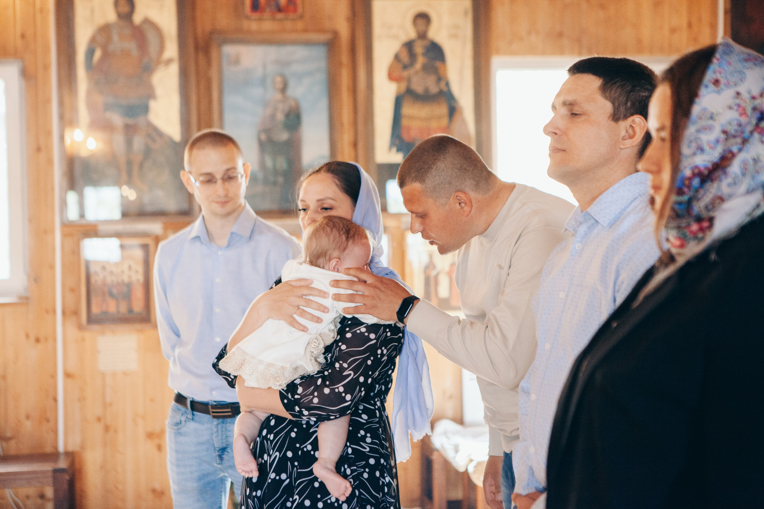 Крещение ребенка в церкви в москве. Фотограф Ольга Ефремова