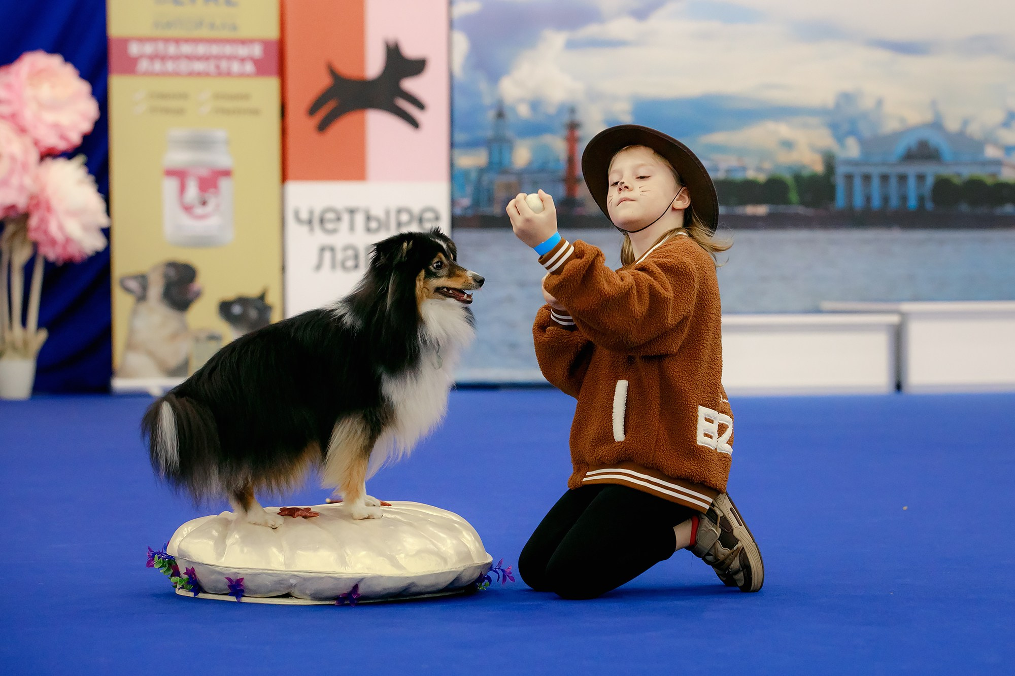 Танцы на выставке «Зоошоу», СПб. Фотограф-анималист Mary Mart — Москва, Питер