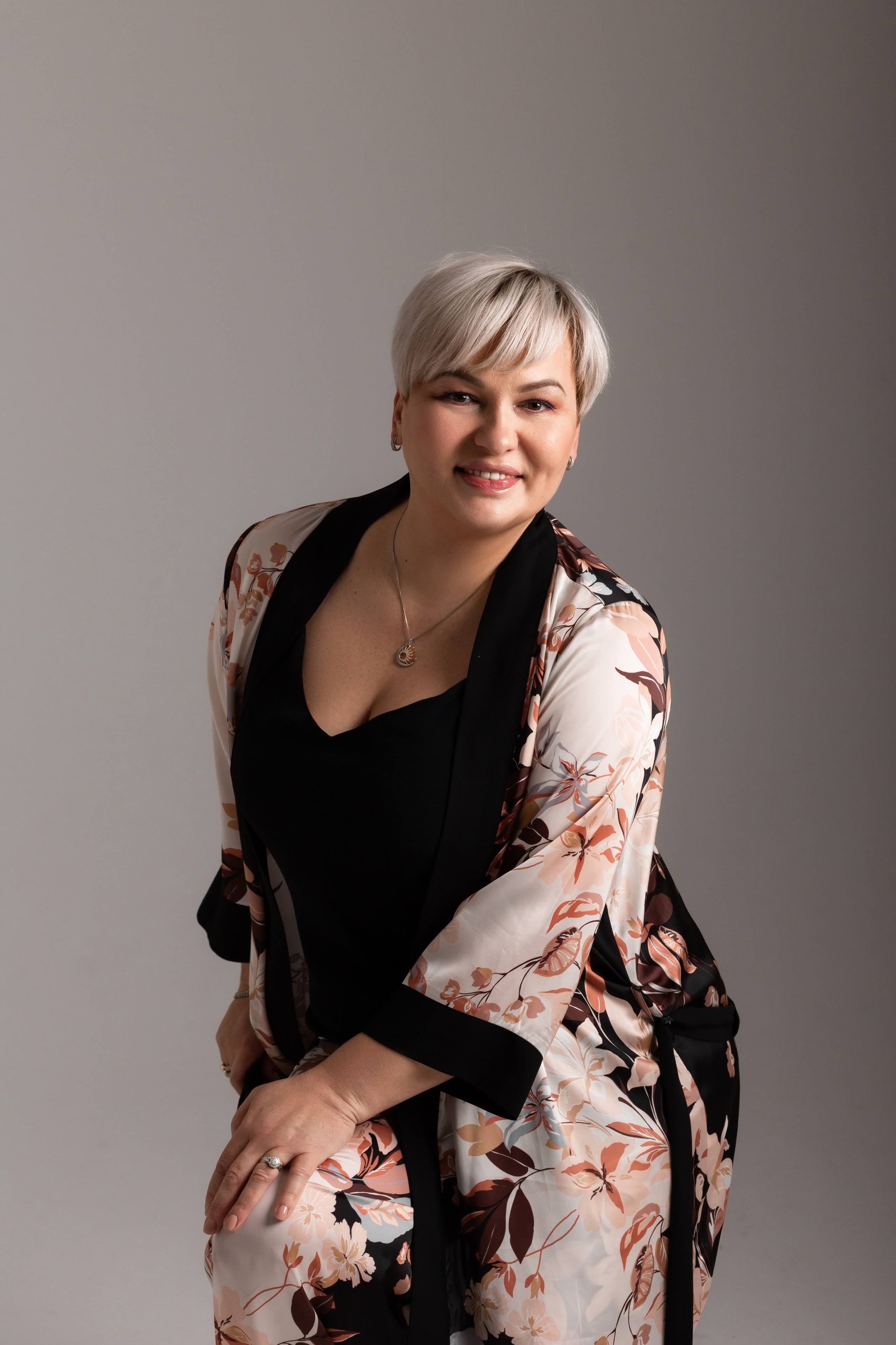 ELENA. Real Estate Consultant