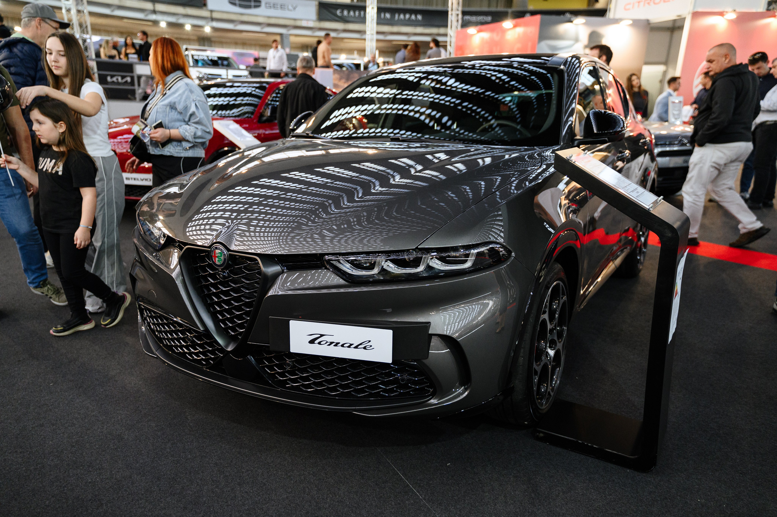 56-й Международный автосалон в Белграде. Елена Чеснокова спортивный фотограф во Владимире и Белграде