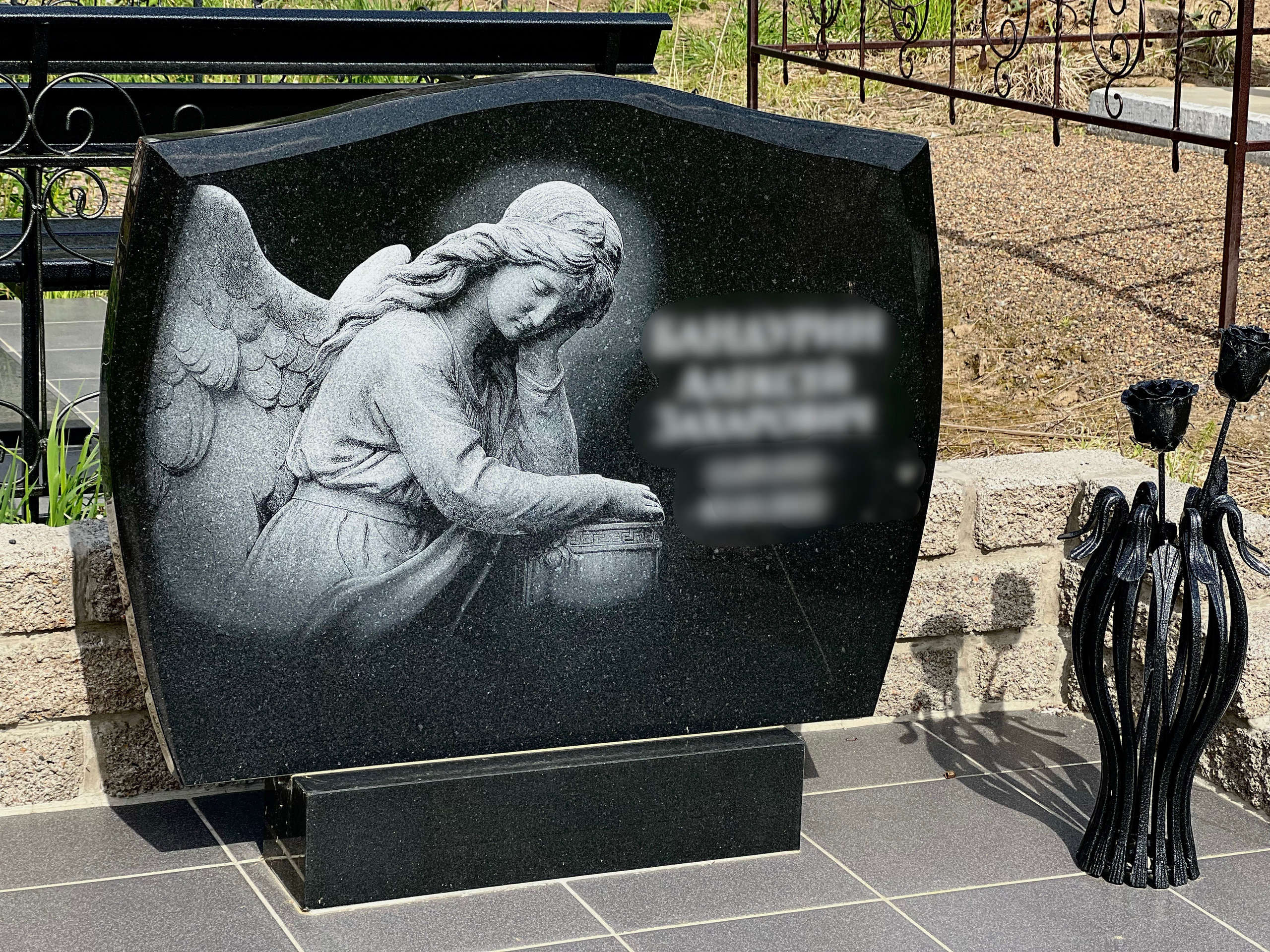 Гравировка от наших художников. ГРАНИТ26 Ритуальные услуги Железногорск. Благоустройство могил, продажа памятников