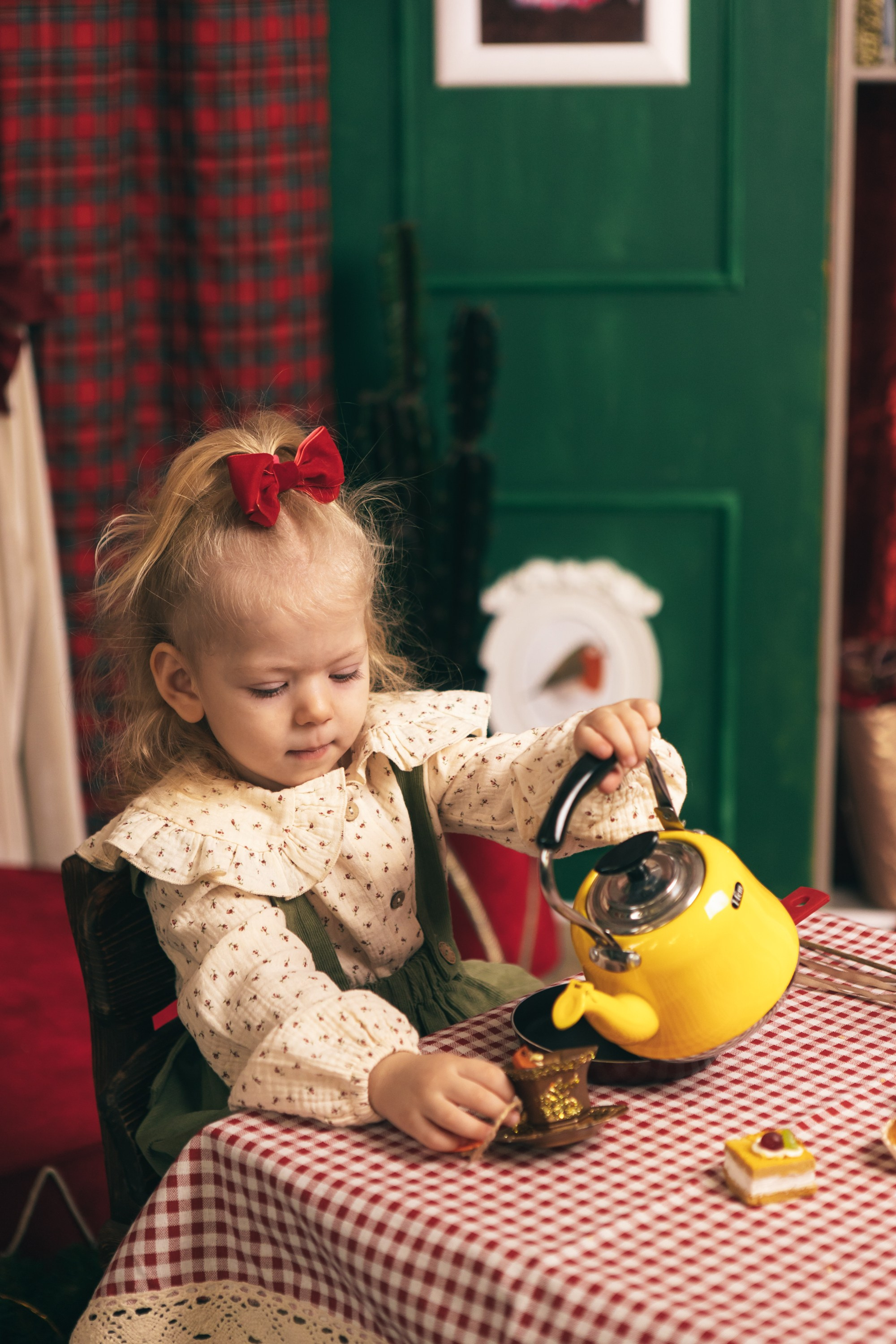 Фотосессия Маша и Медведь. Фотограф в Оренбурге. Профессиональный фотограф