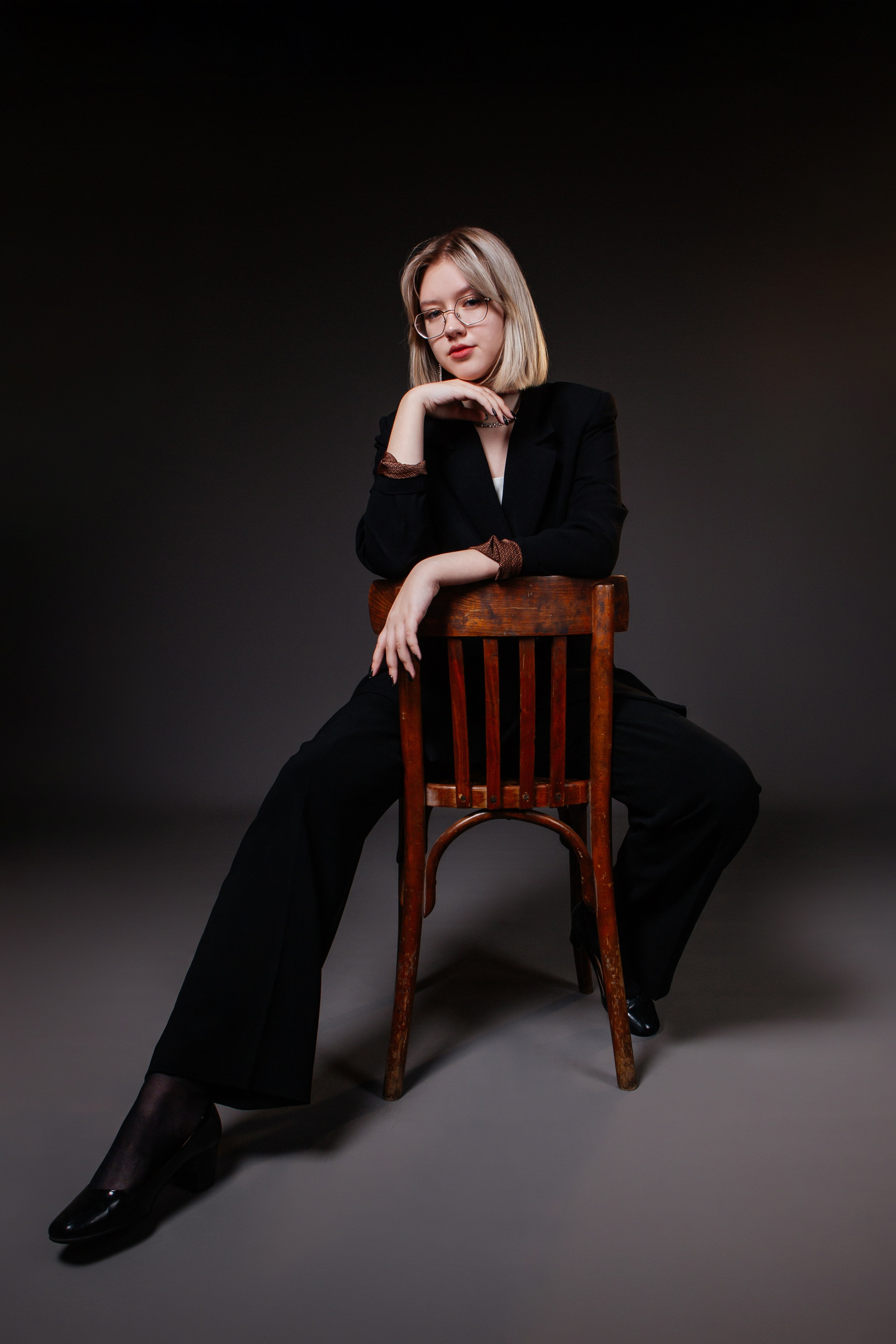 Черный фон. Фото дети. Выпускные альбомы Нижний Тагил