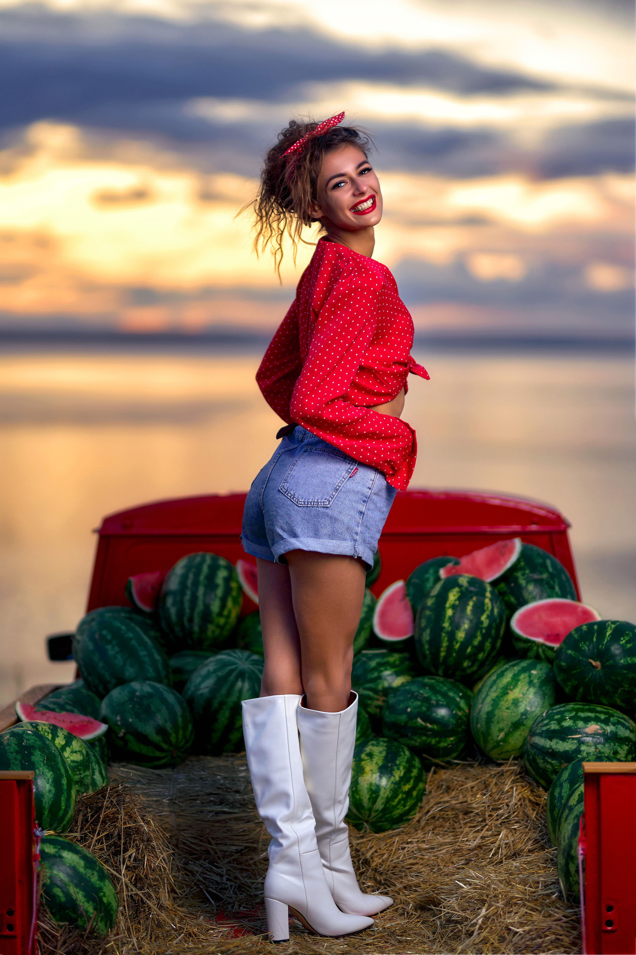 Полина на арбузах. Фотограф в Тольятти Вячеслав Цуркан