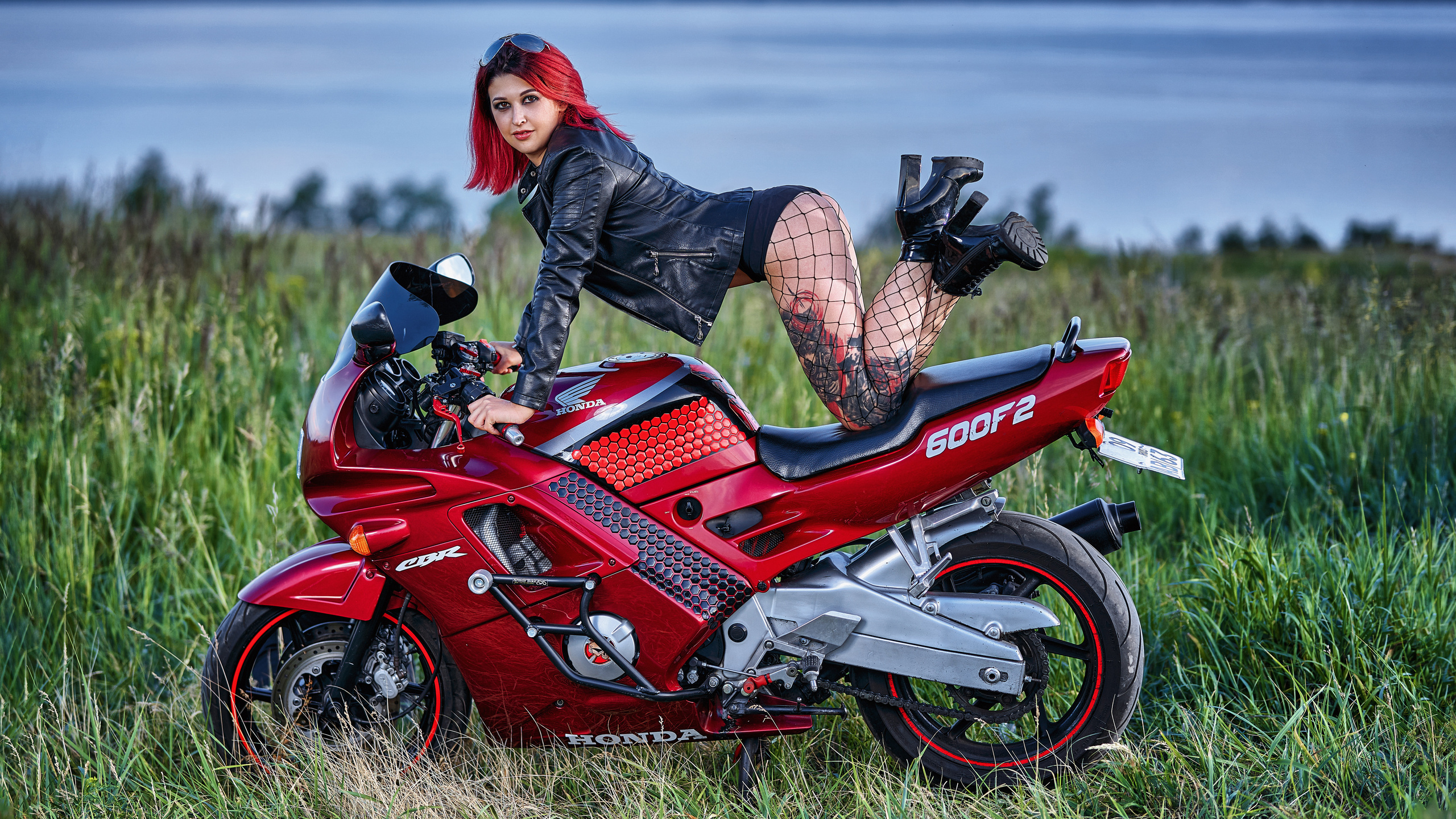 Таня с мотоциклом. Фотограф в Тольятти Вячеслав Цуркан