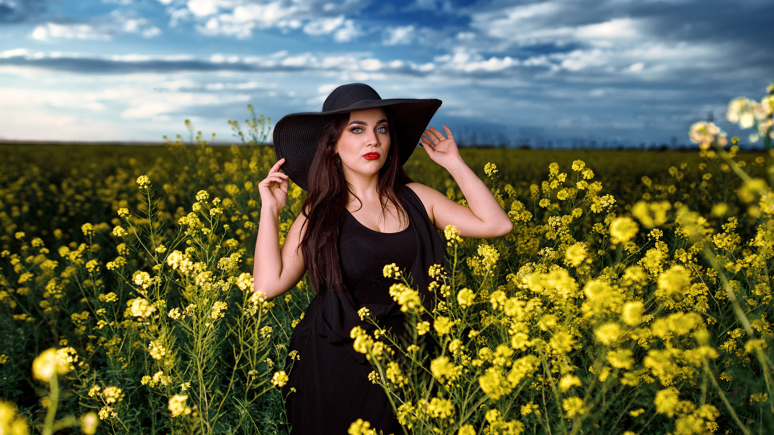 Катя в цветах. Фотограф в Тольятти Вячеслав Цуркан