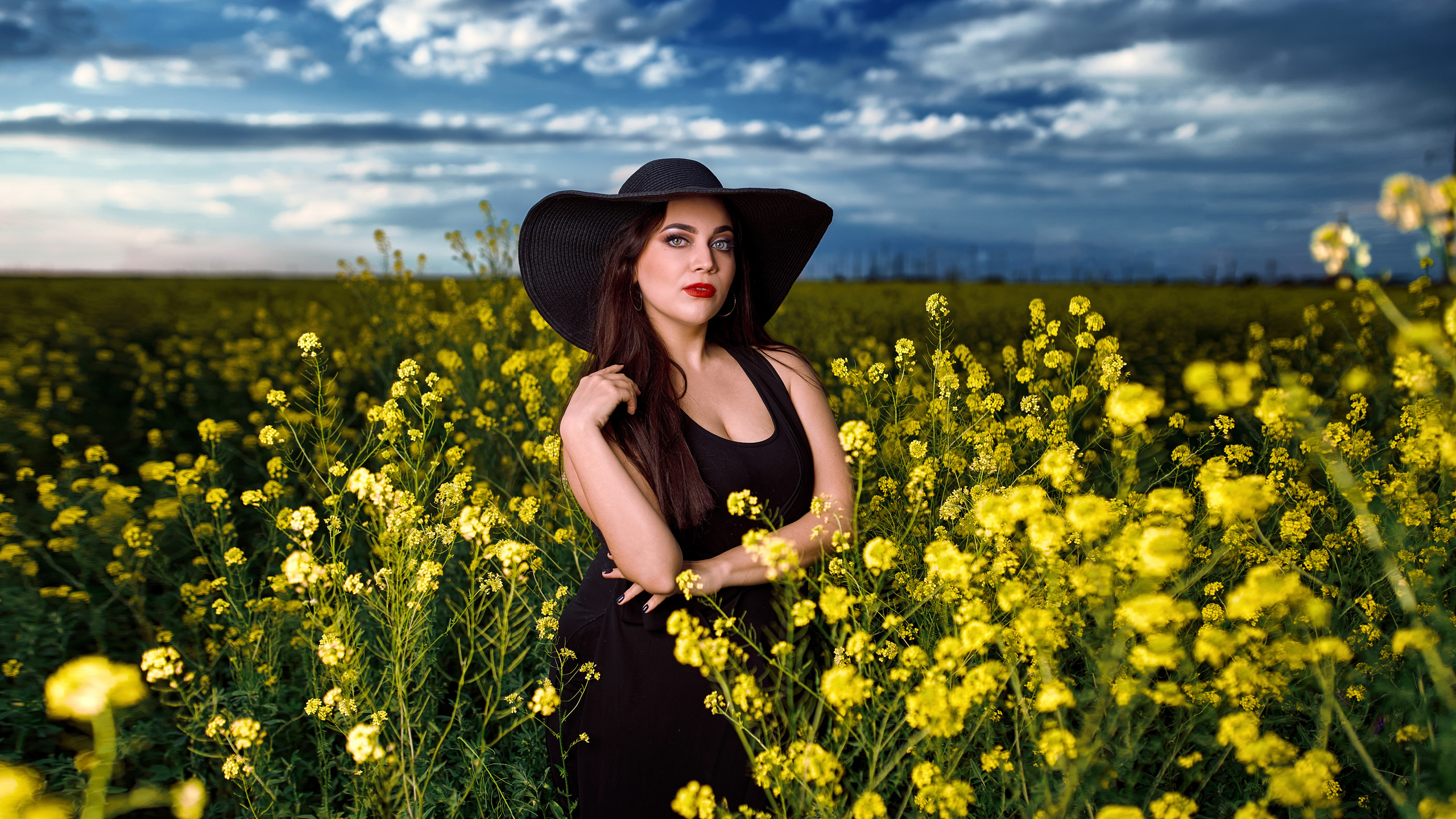 Катя в цветах. Фотограф в Тольятти Вячеслав Цуркан