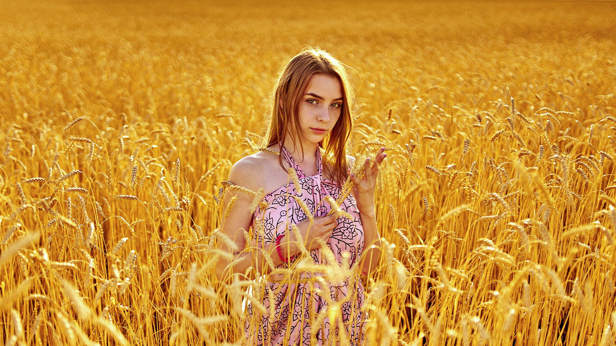 Алена и Даша в поле. Фотограф в Тольятти Вячеслав Цуркан