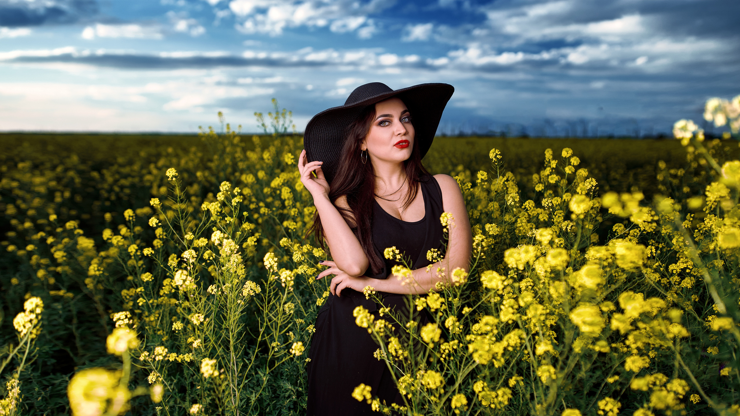 Катя в цветах. Фотограф в Тольятти Вячеслав Цуркан