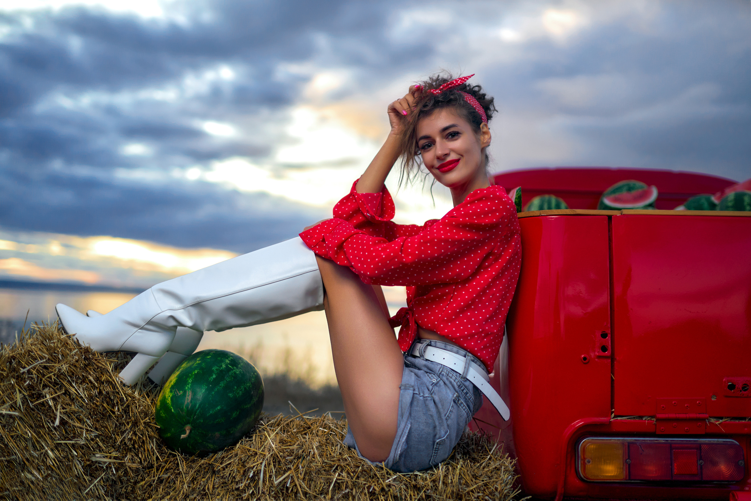 Полина на арбузах. Фотограф в Тольятти Вячеслав Цуркан