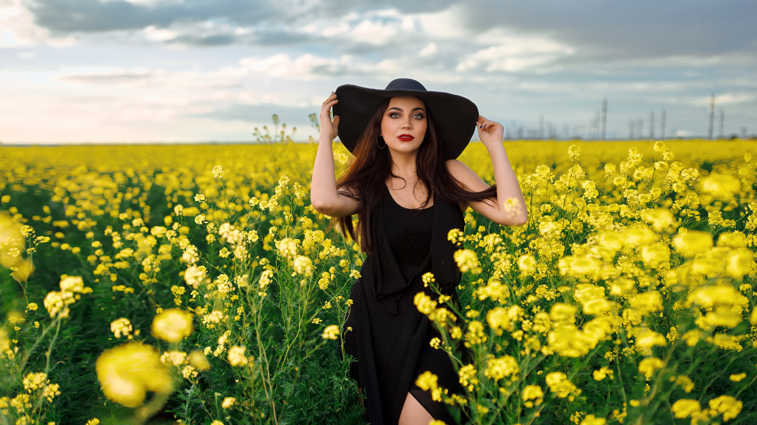 Катя в цветах. Фотограф в Тольятти Вячеслав Цуркан