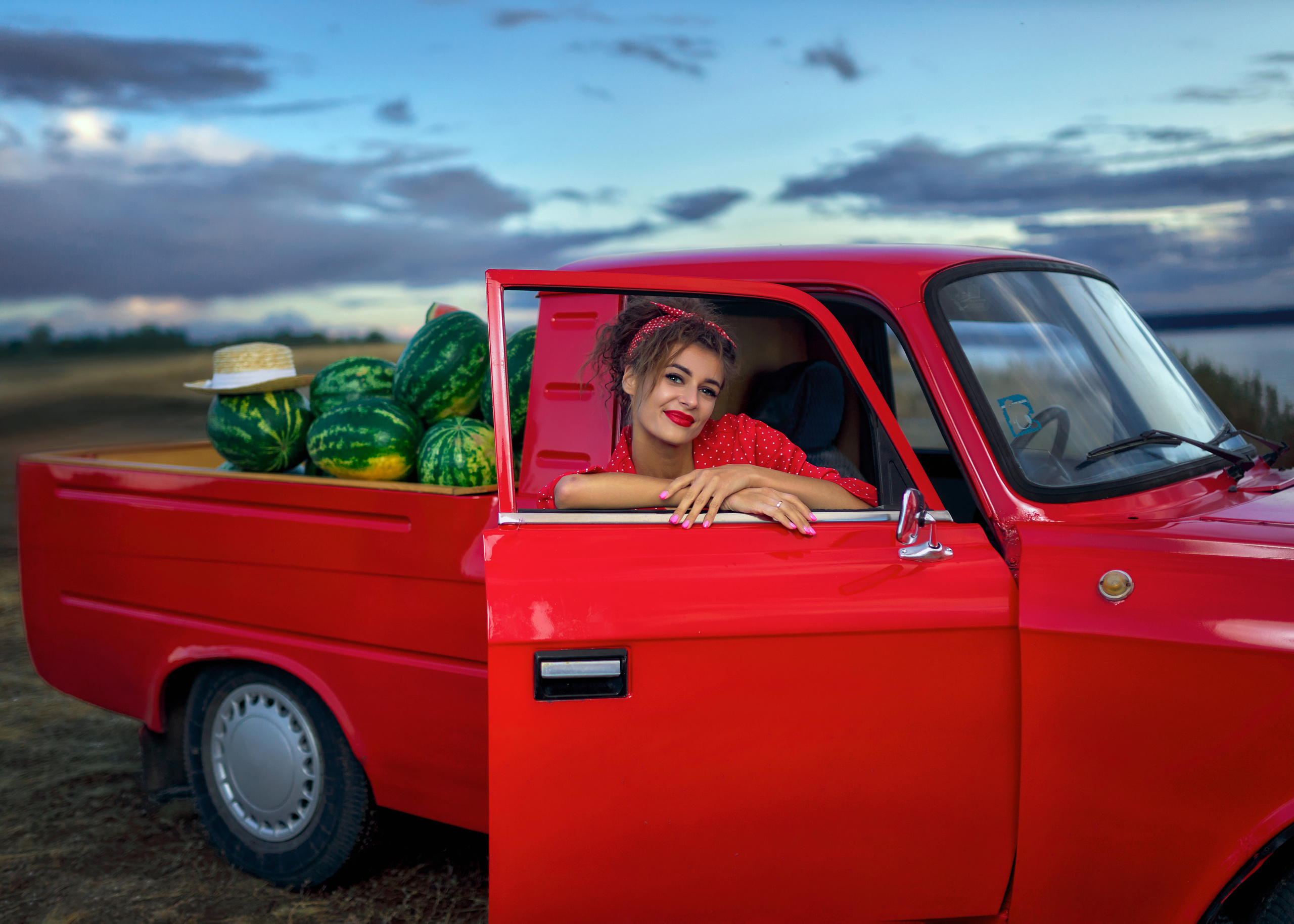 Полина на арбузах. Фотограф в Тольятти Вячеслав Цуркан