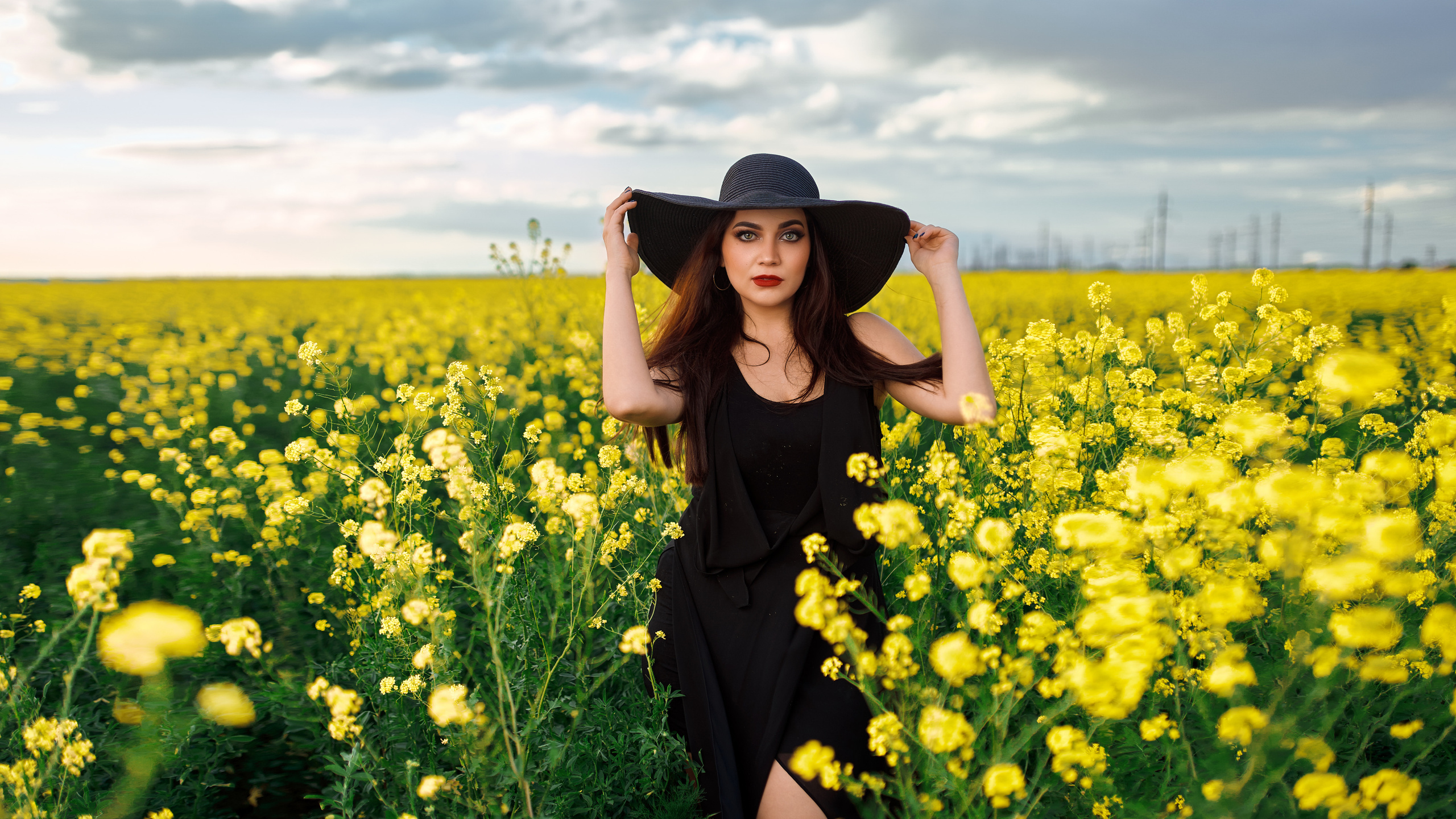 Катя в цветах. Фотограф в Тольятти Вячеслав Цуркан