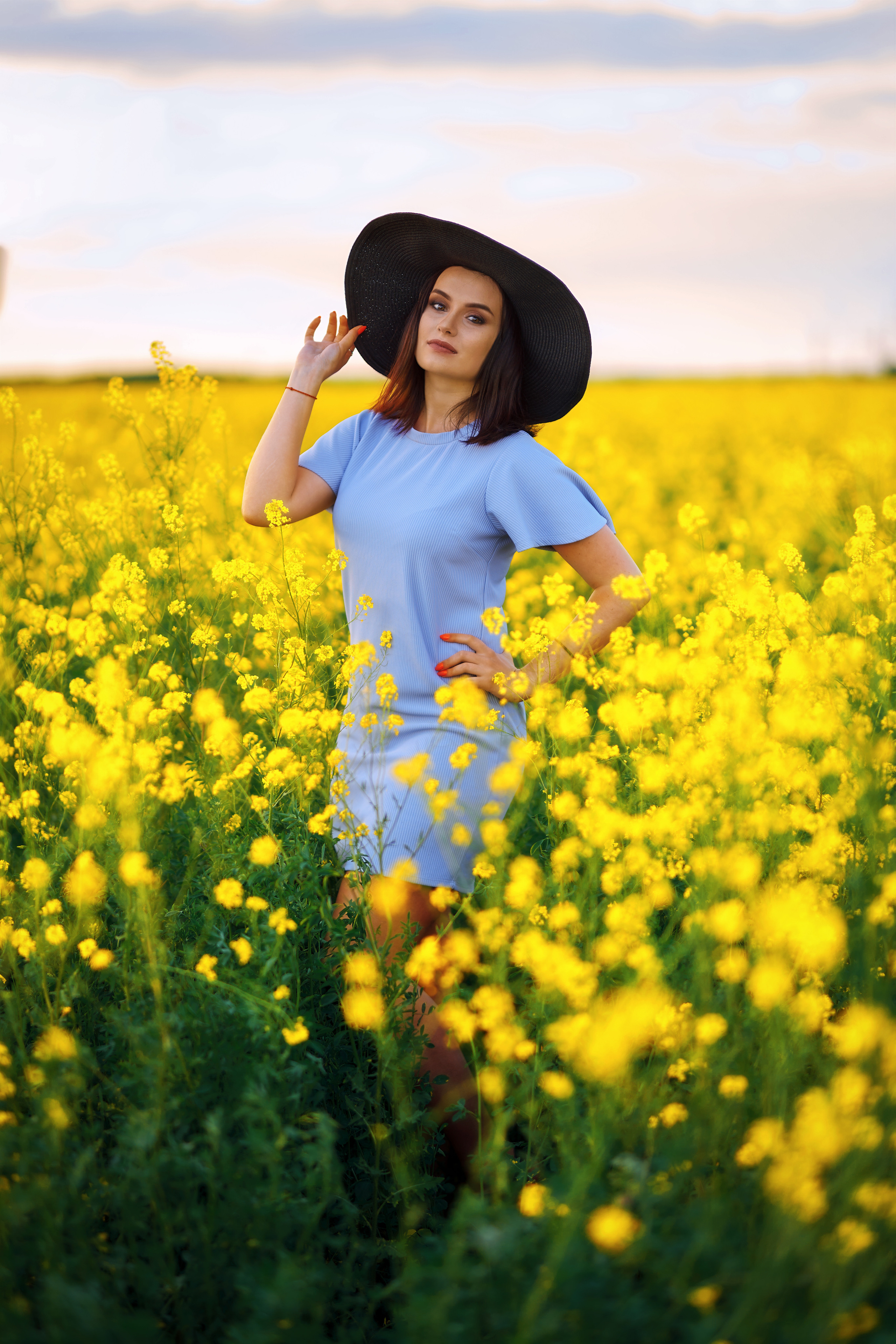 Настя в цветах. Фотограф в Тольятти Вячеслав Цуркан