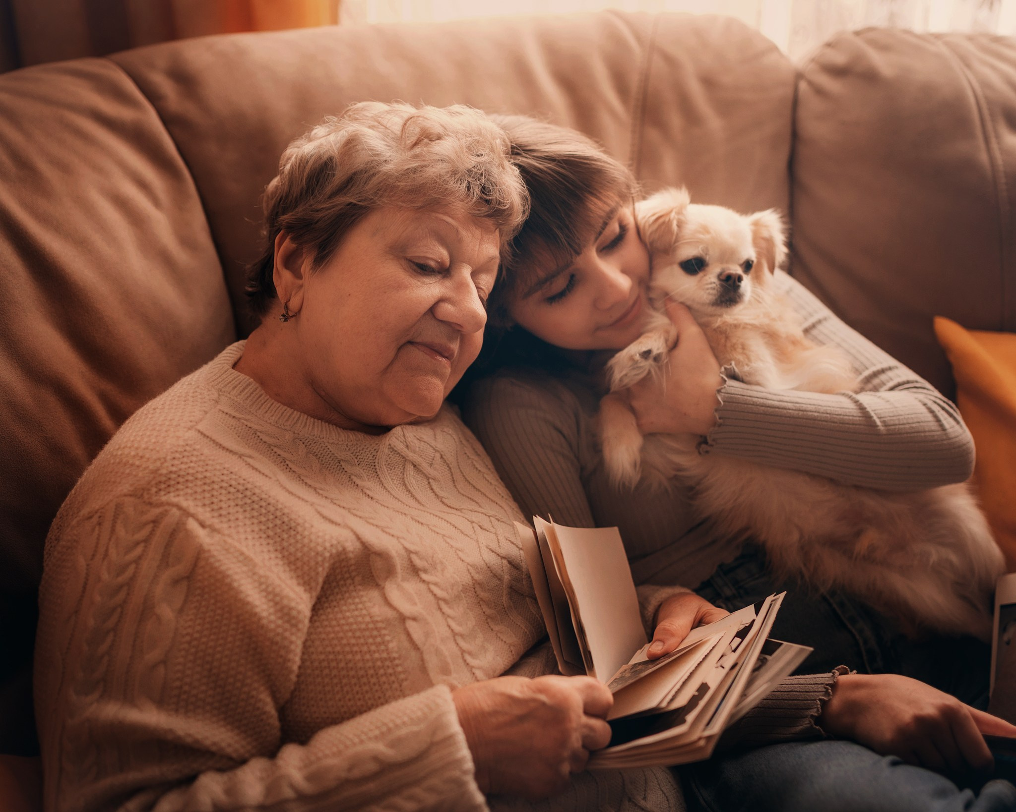 Домашняя фотосессия — бабушка с внучками. Детский и семейный фотограф Елена Михайлова в Москве