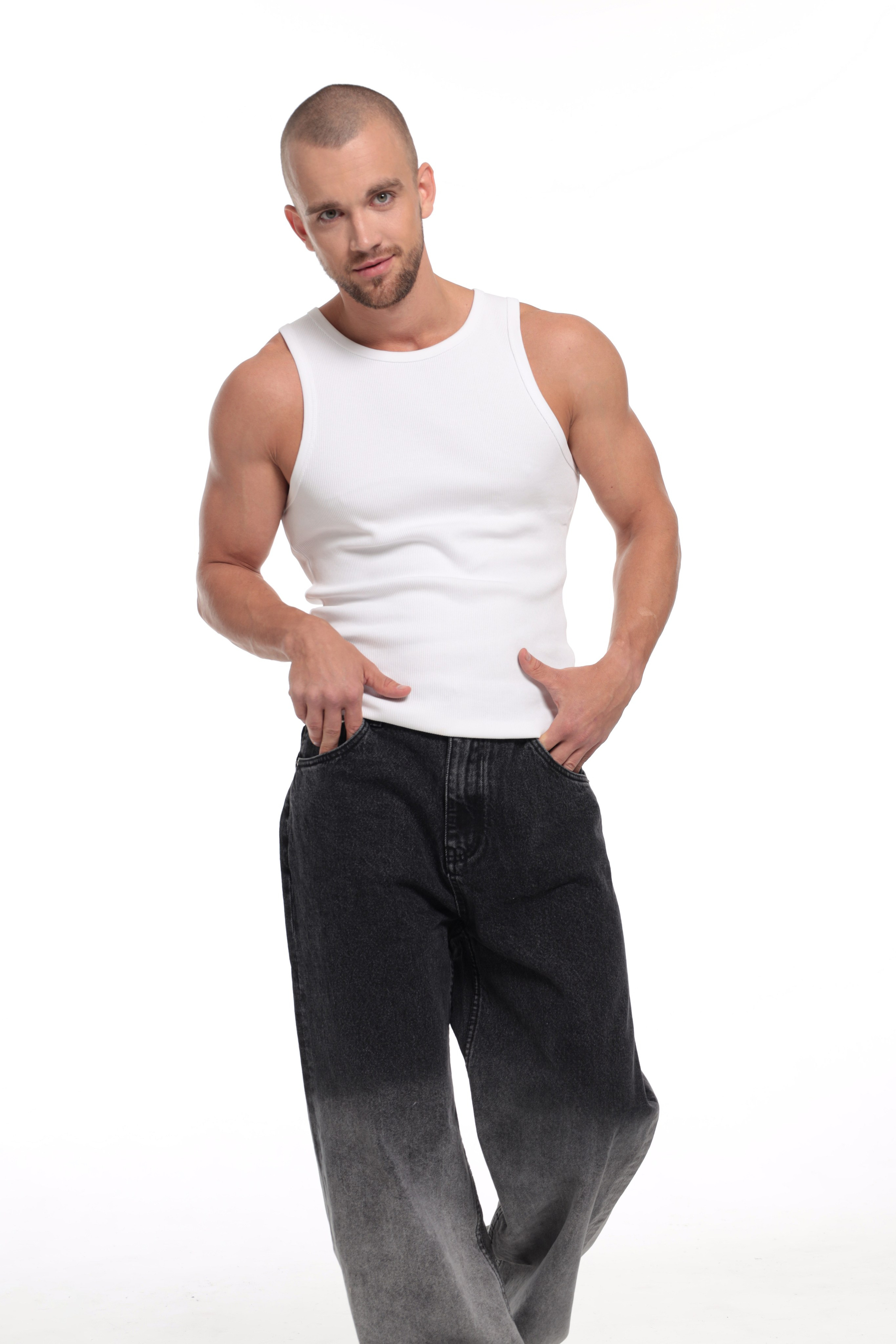 Модель Владислав Л. (177 см, 120/77/90)