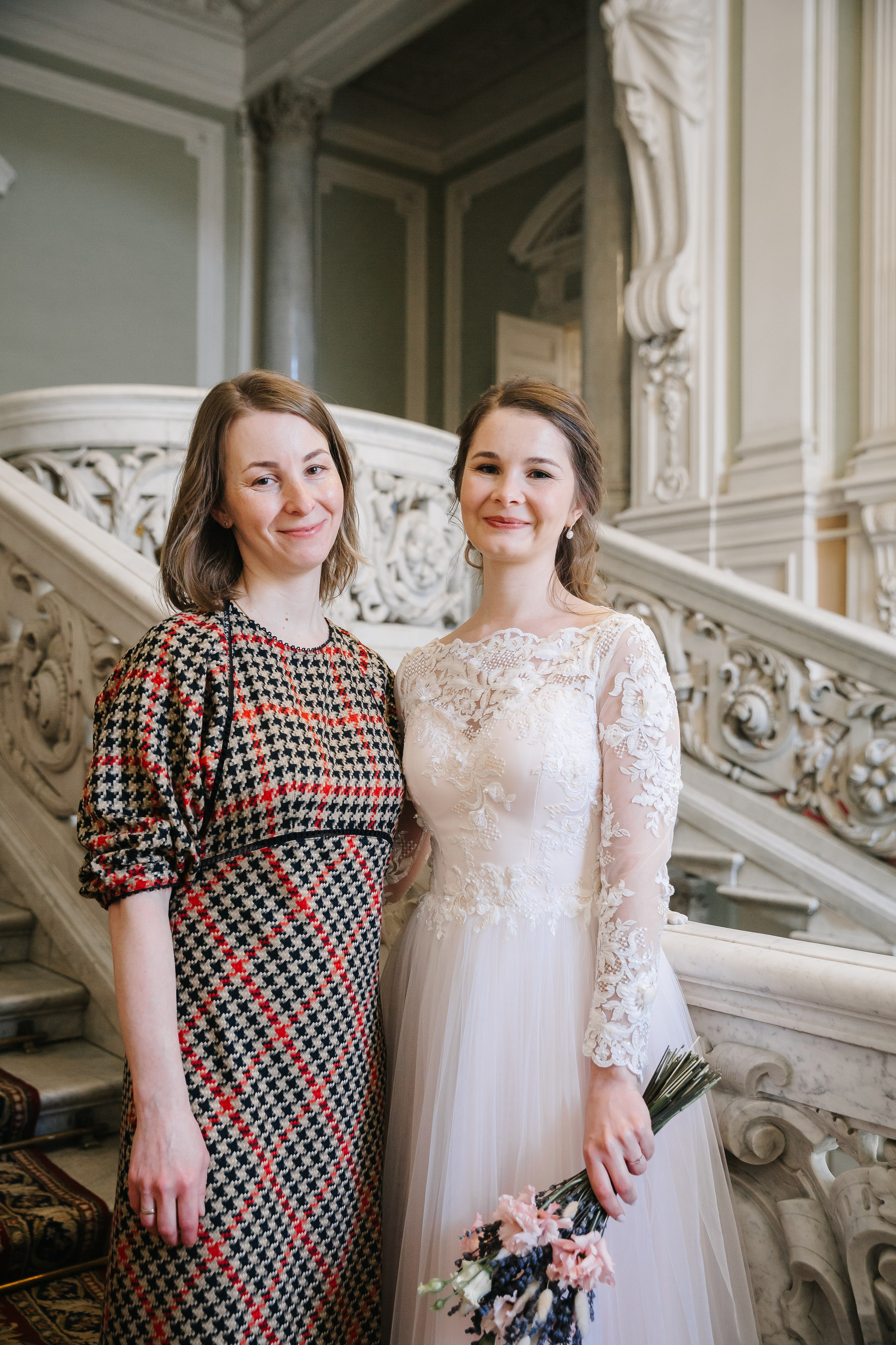 МАЙ | Дворец № 1, Атланты, Эрмитажный дворик. Свадебный фотограф в Санкт-Петербурге Полина Корзухина