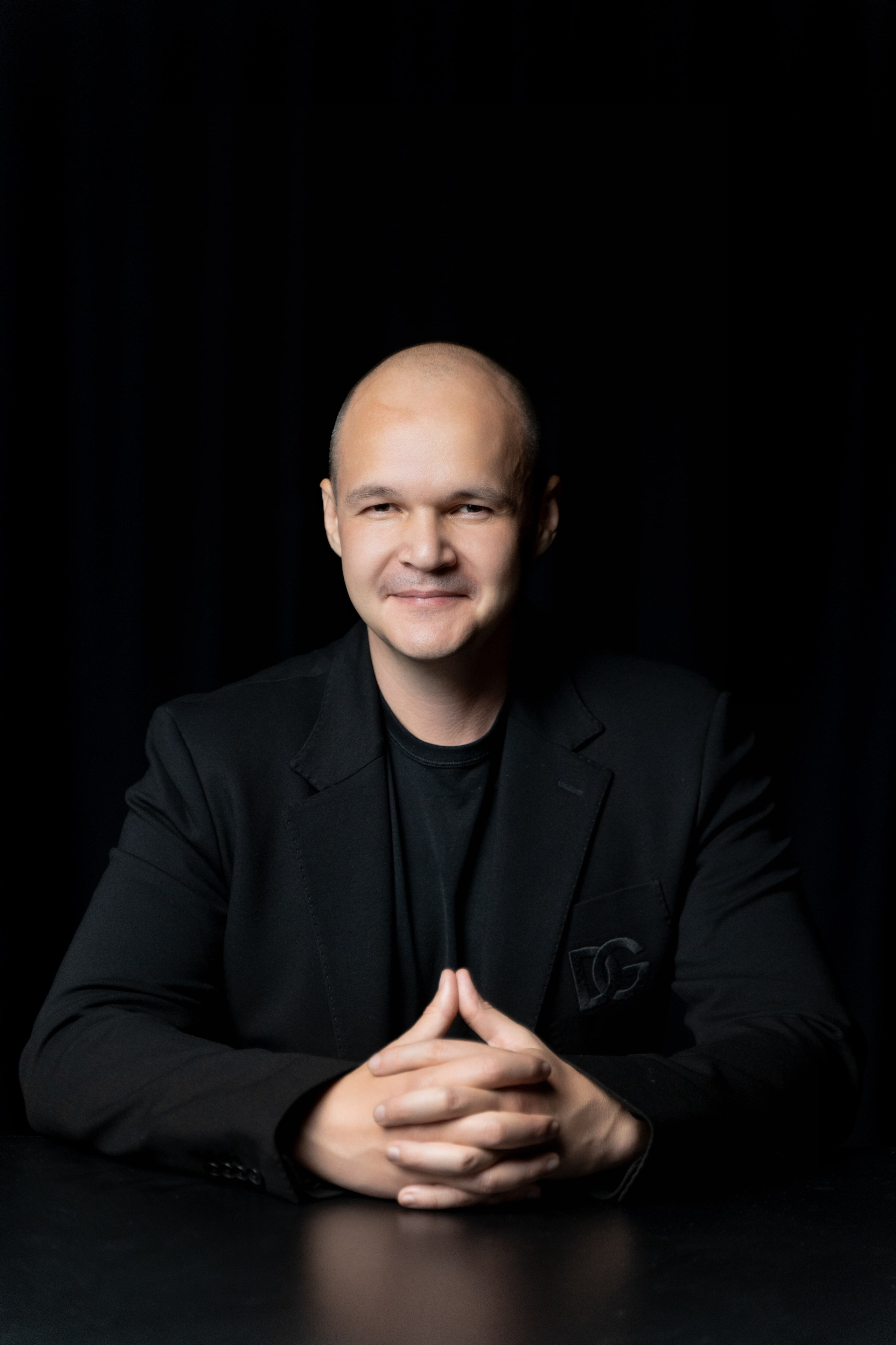 Бизнес портреты. Фотостудия в Атырау | Фотограф атырау, Видео, Дрон, съемка в атырау Контент для Бизнеса»