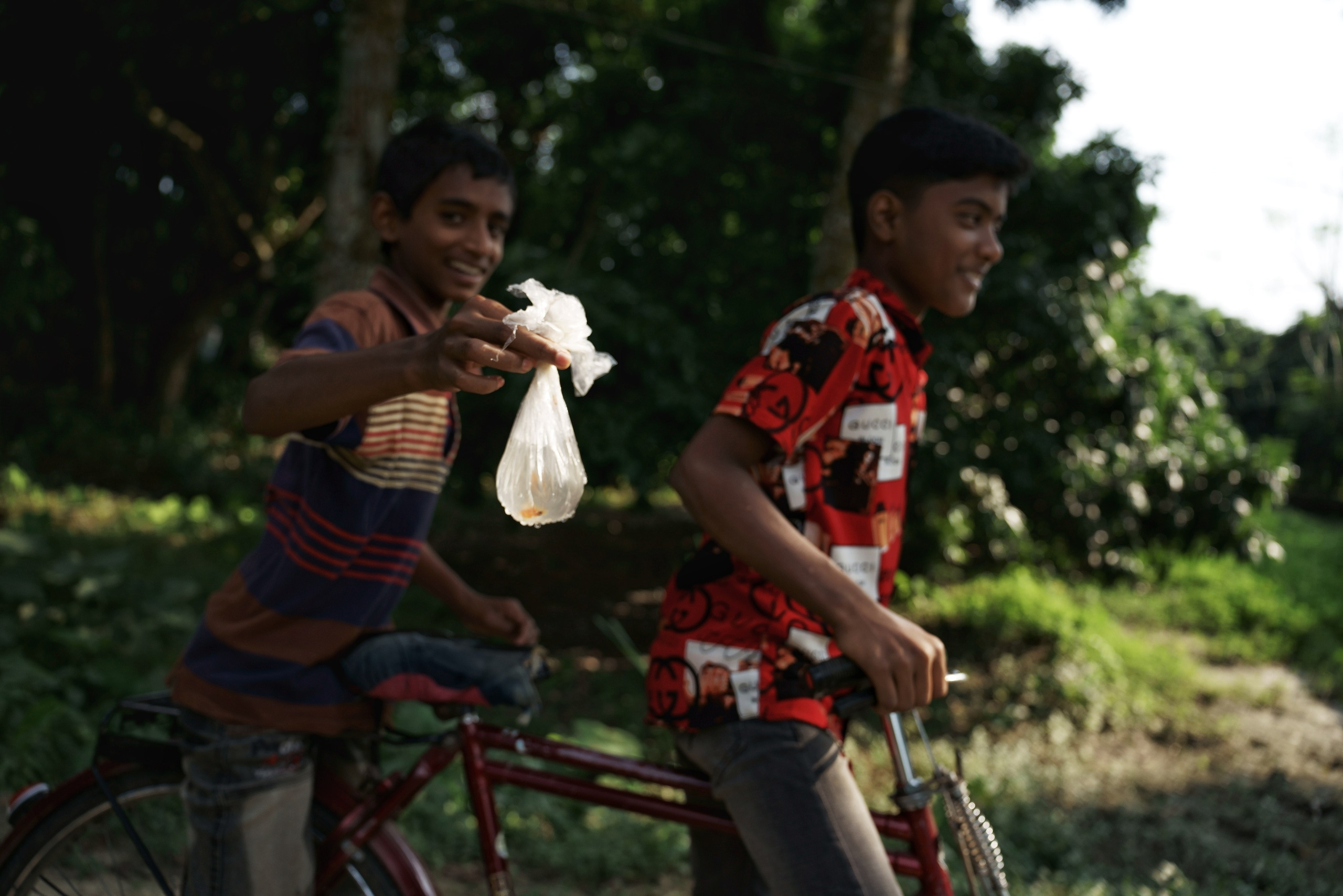 Bangladesh. Little people. Portrait and reportage photographer Rezeda Iuzmeeva