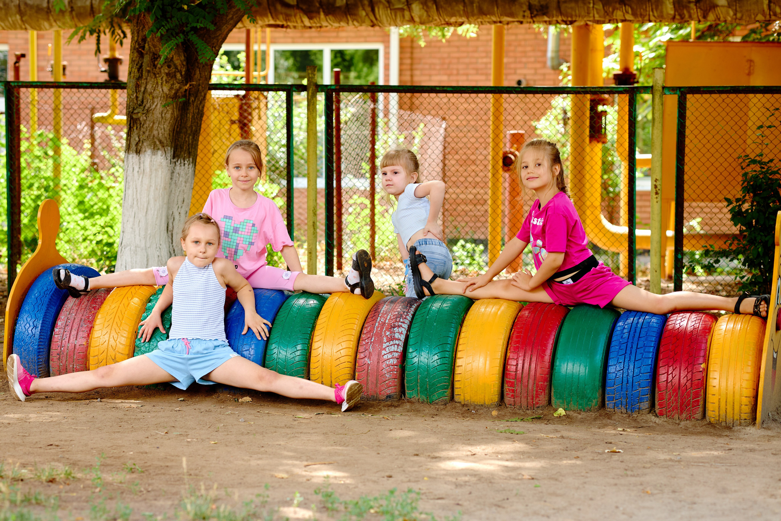 Пример летней съемки в детском саду № 92 Старшая группа Радуга. Фотограф Выпускные альбомы Таганрог Сергей Коробченко