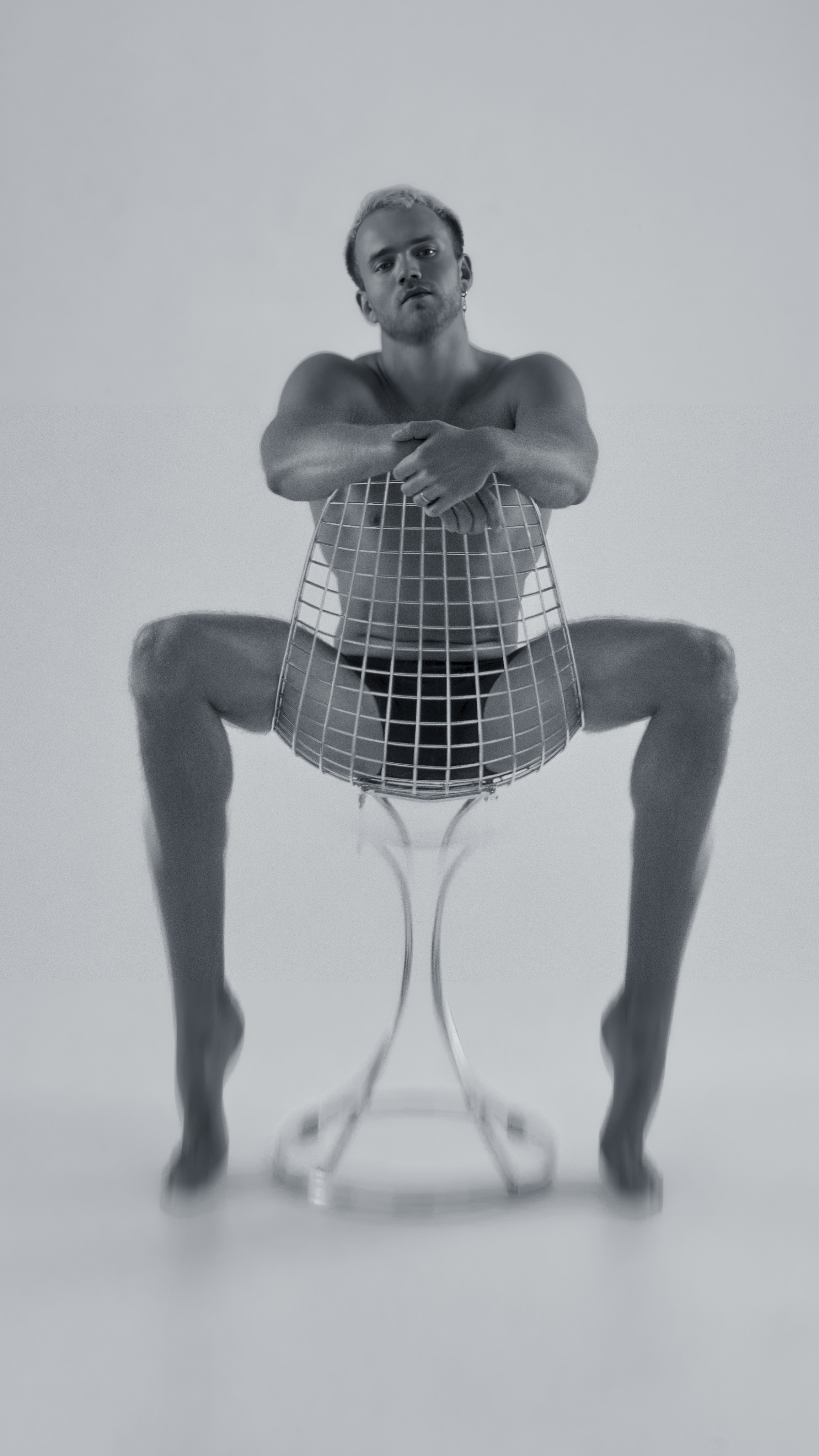 Я  фотограф. Работаю в городе Москва,