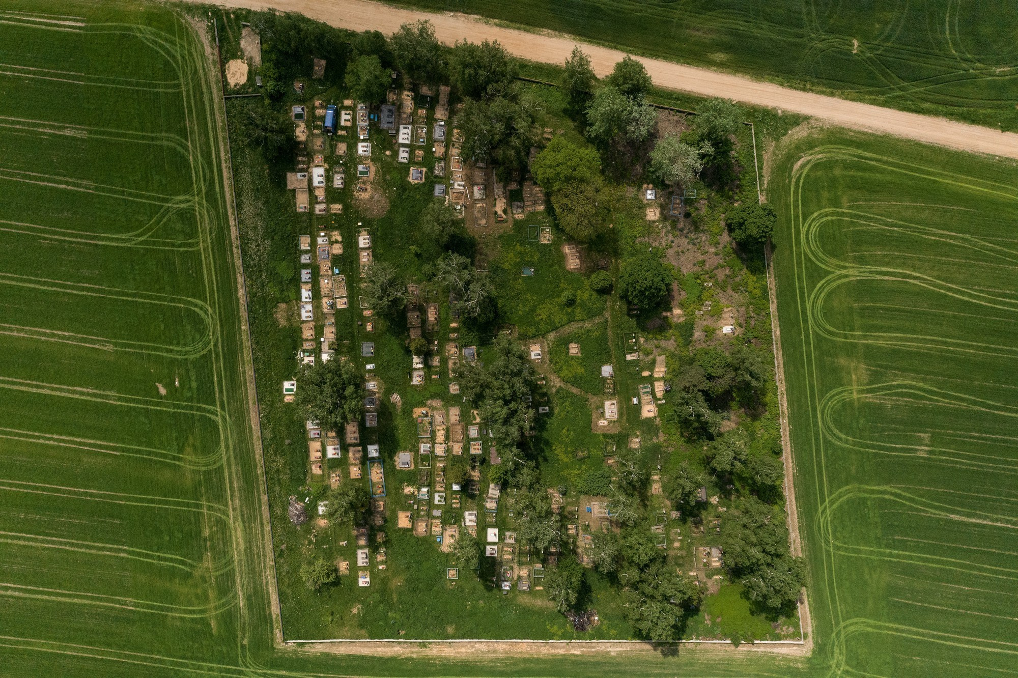 Home.land. Künstler Verstecktoff
