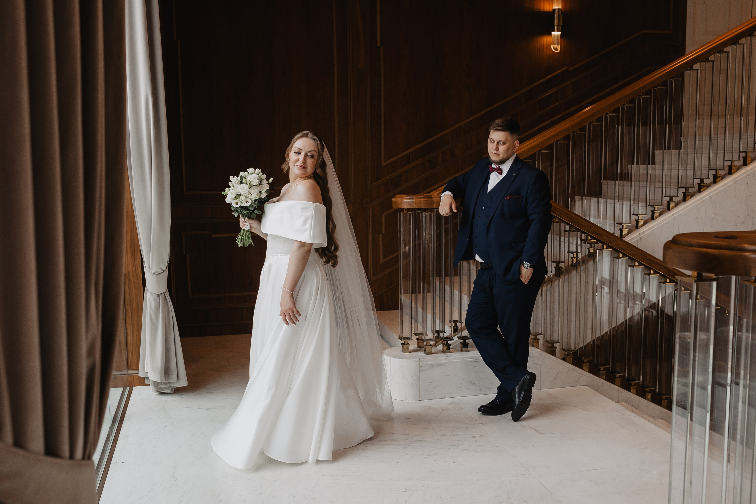 Свадебная фотосессия в отеле Marriott imperial plaza в Москве. Свадебный фотограф в Москве Дарья Олендарёва