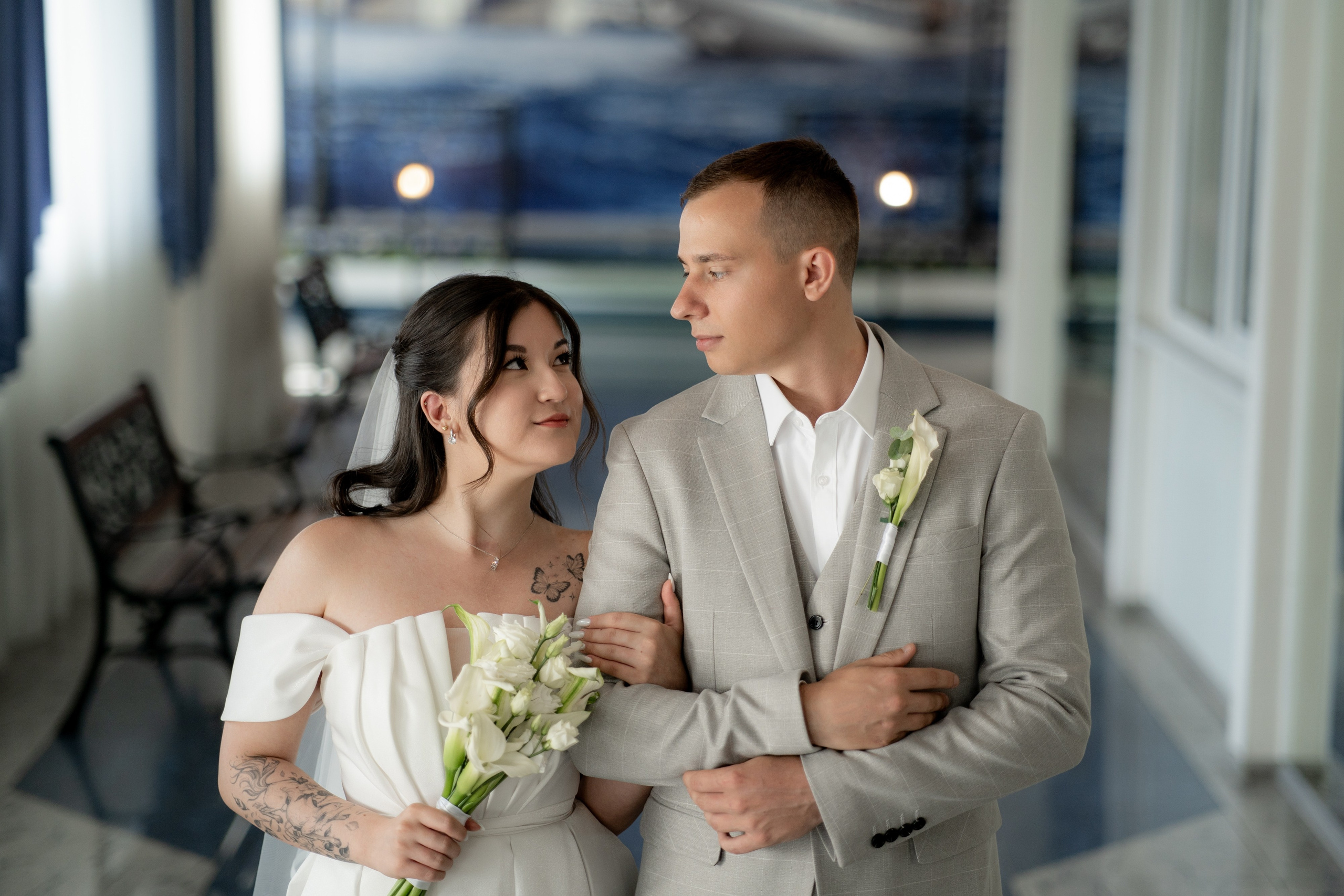 Свадебные фотосессии во дворцах и ЗАГСах Санкт- Петербурга. Свадебный фотограф Александр Невский в Санкт-Петербурге