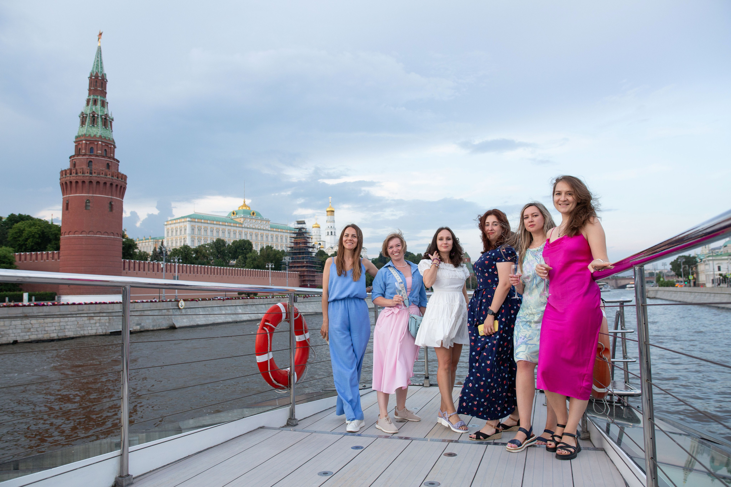 Dubai Vibes Intourist Cruise Party. Семейный и детский фотограф Анна Петракова