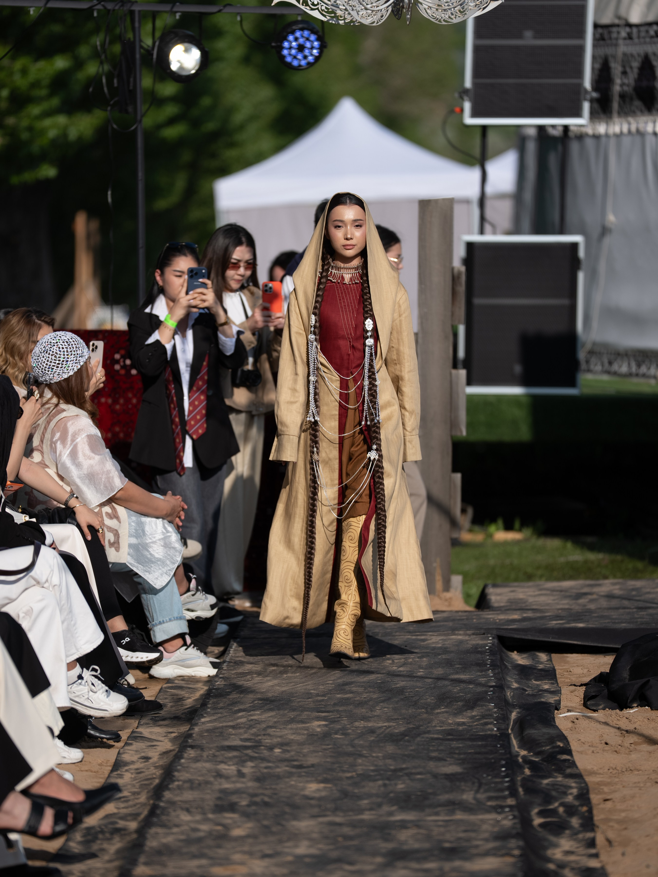 Designer Dariya Kuatzhan. Сайт Алматинского НЮ АРТ, будуар и фэшн фотографа Дениса Карпенко