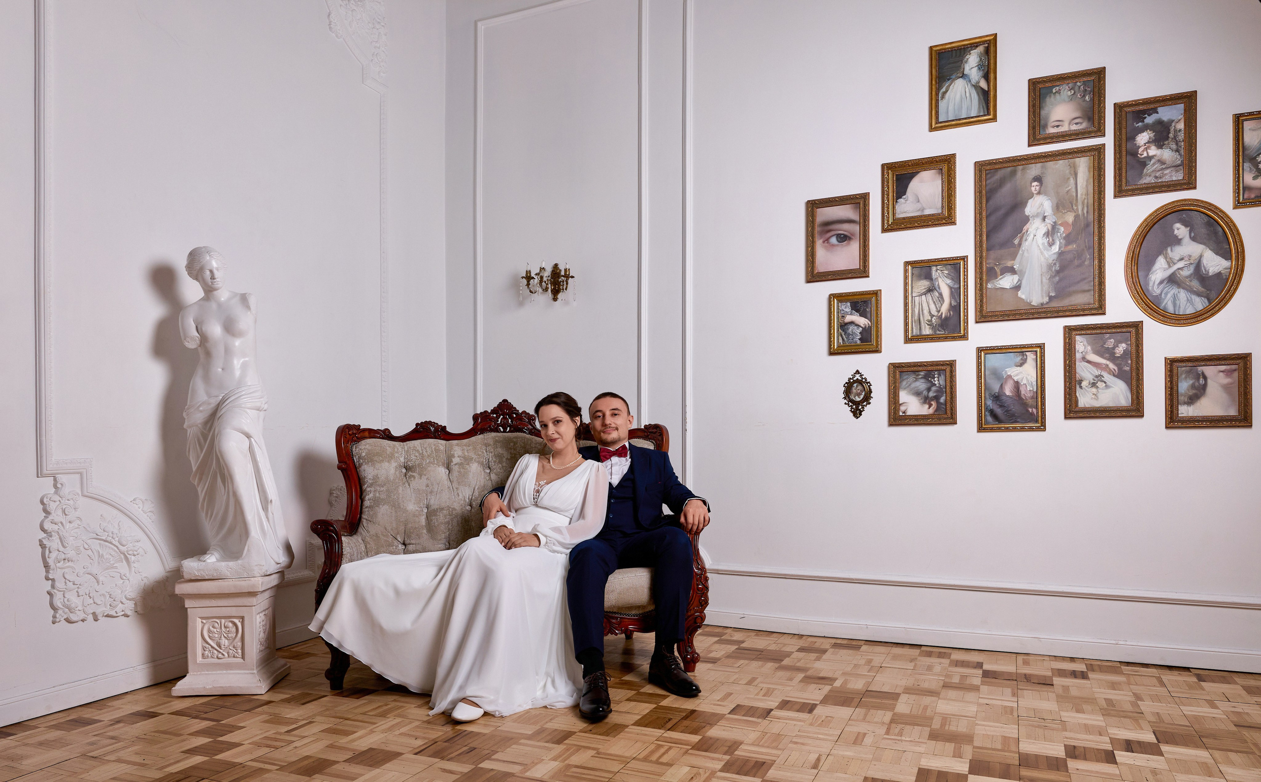 Свадебная фотосессия в студии и регистрация брака в Грибоедовском ЗАГСе