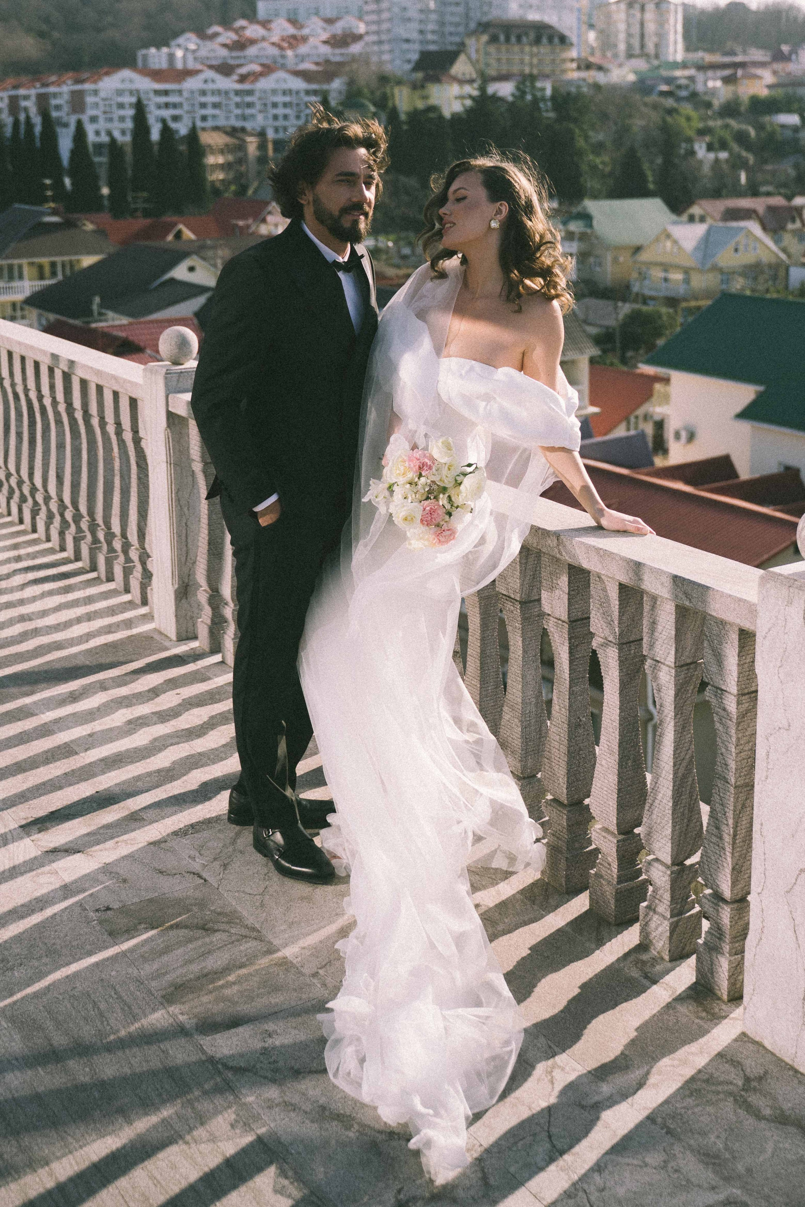 Не надевая маски