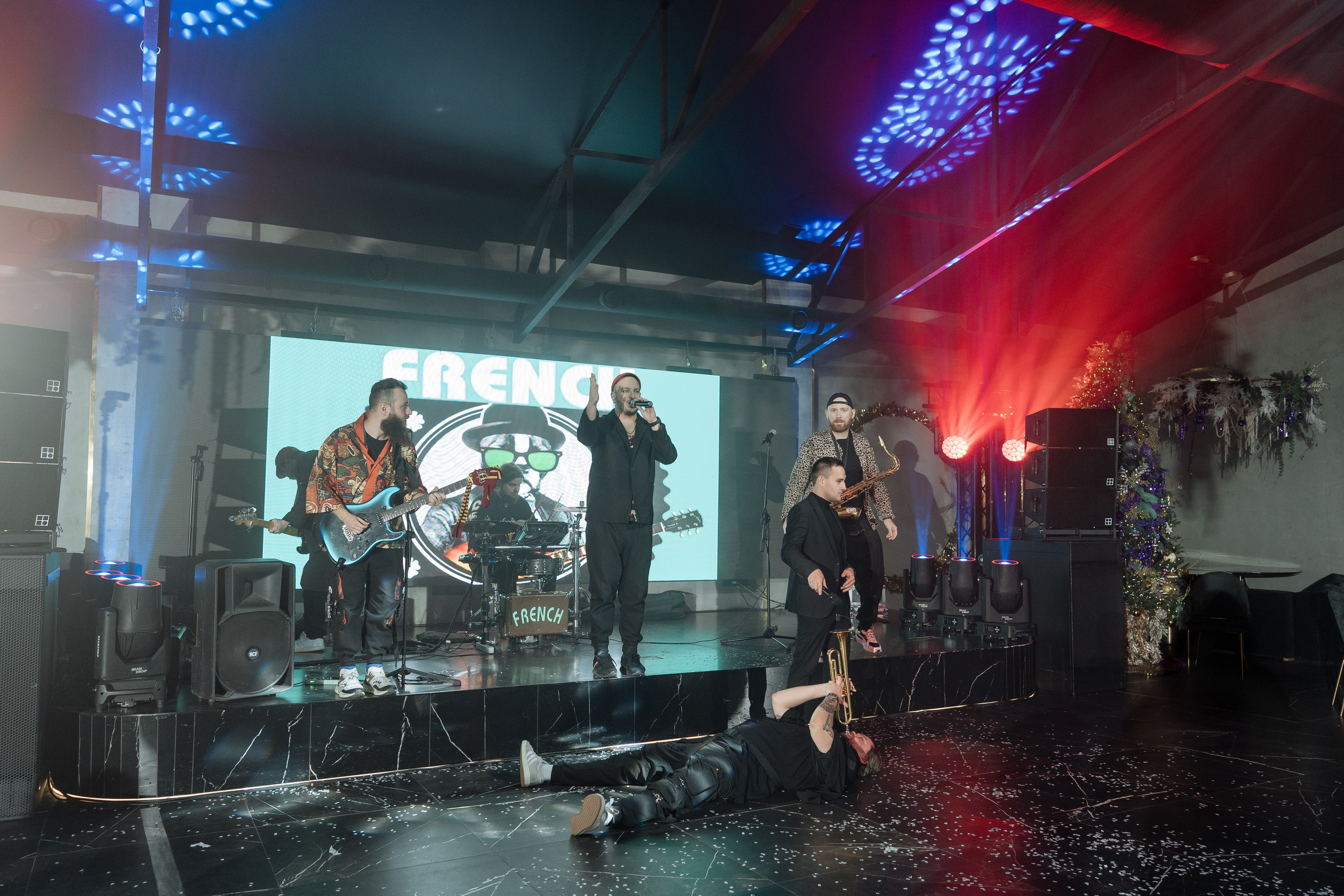 Альбион Тур