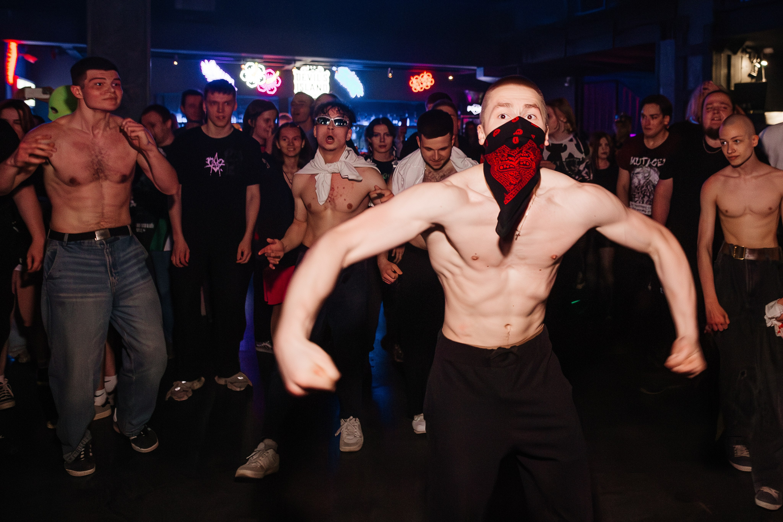 Хрися и Hotzzen. Pravda. 03.05.2025. Главная