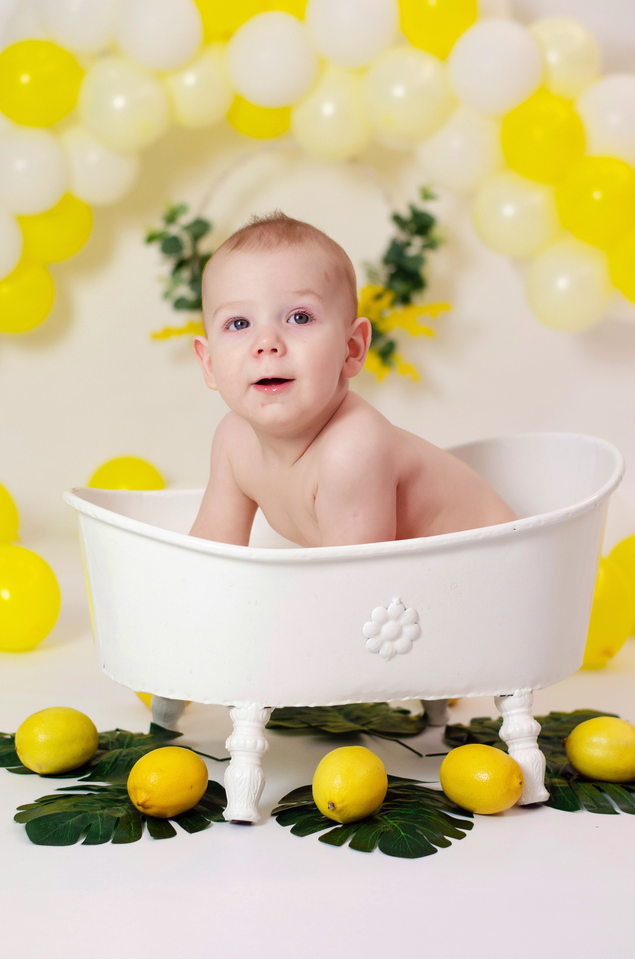 Молочная ванночка. Марина Колосова, детский фотограф и фотограф новорожденных в Красноярс