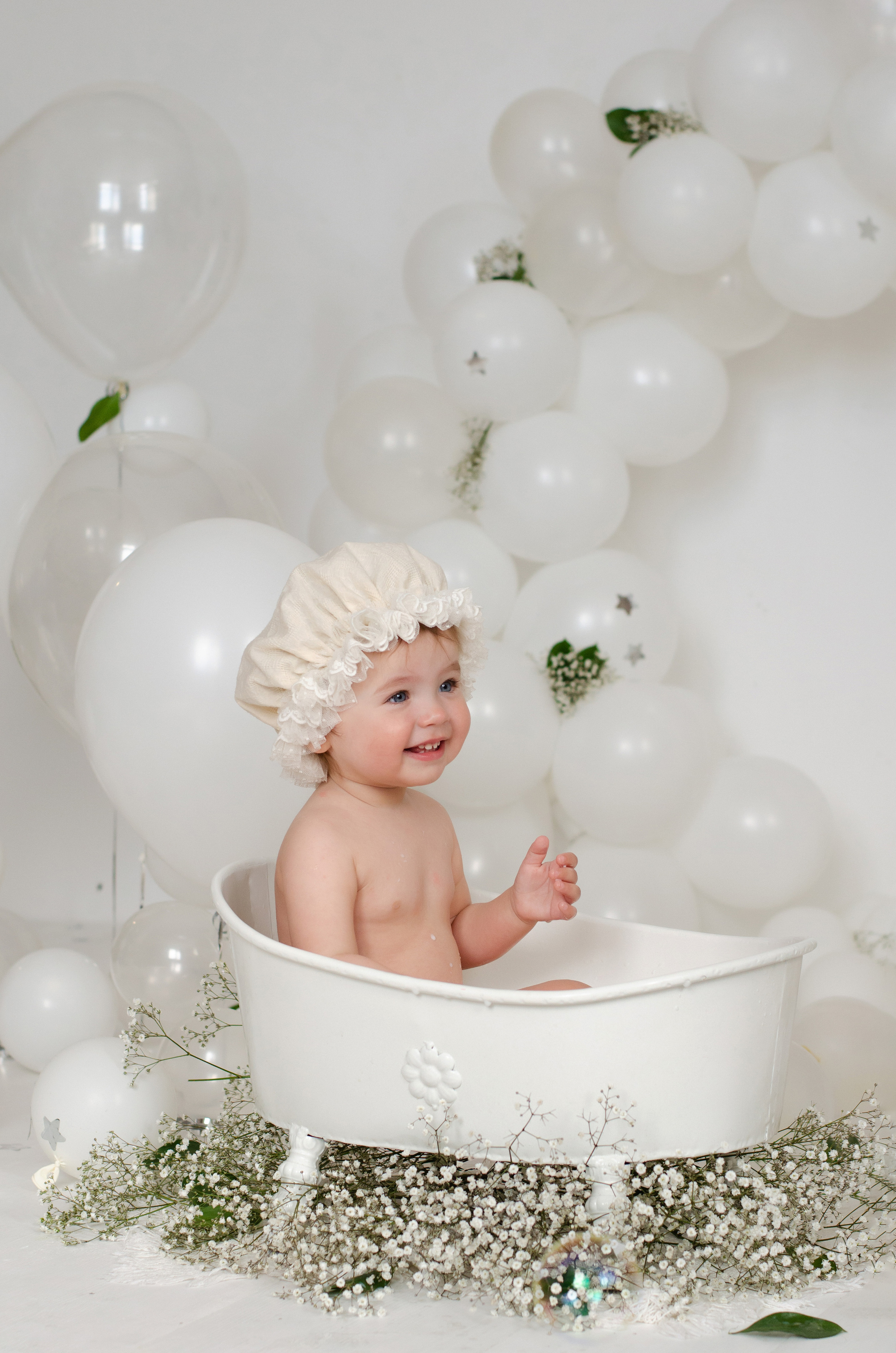 Молочная ванночка. Марина Колосова, детский фотограф и фотограф новорожденных в Красноярс