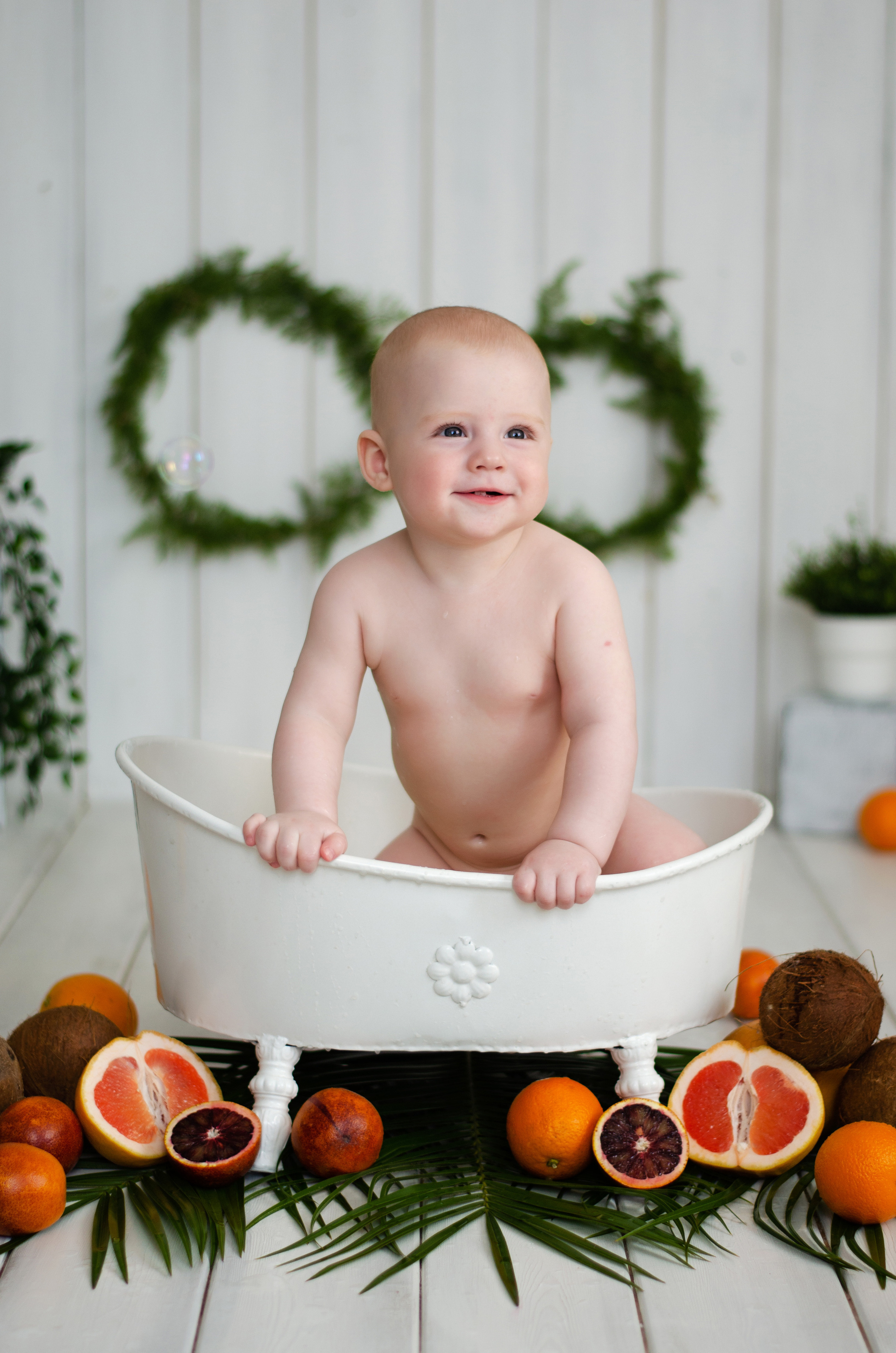 Молочная ванночка. Марина Колосова, детский фотограф и фотограф новорожденных в Красноярс