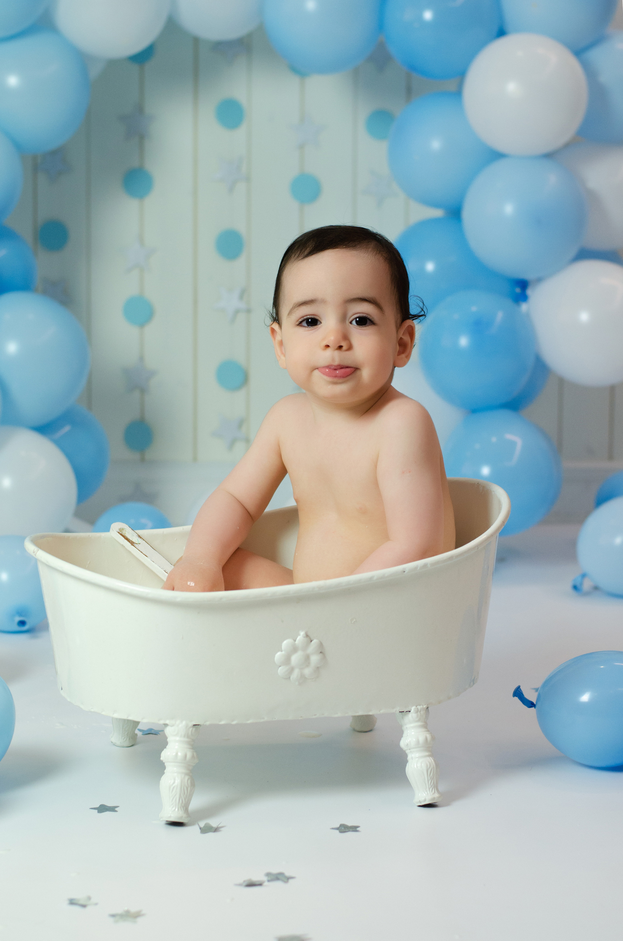 Молочная ванночка. Марина Колосова, детский фотограф и фотограф новорожденных в Красноярс