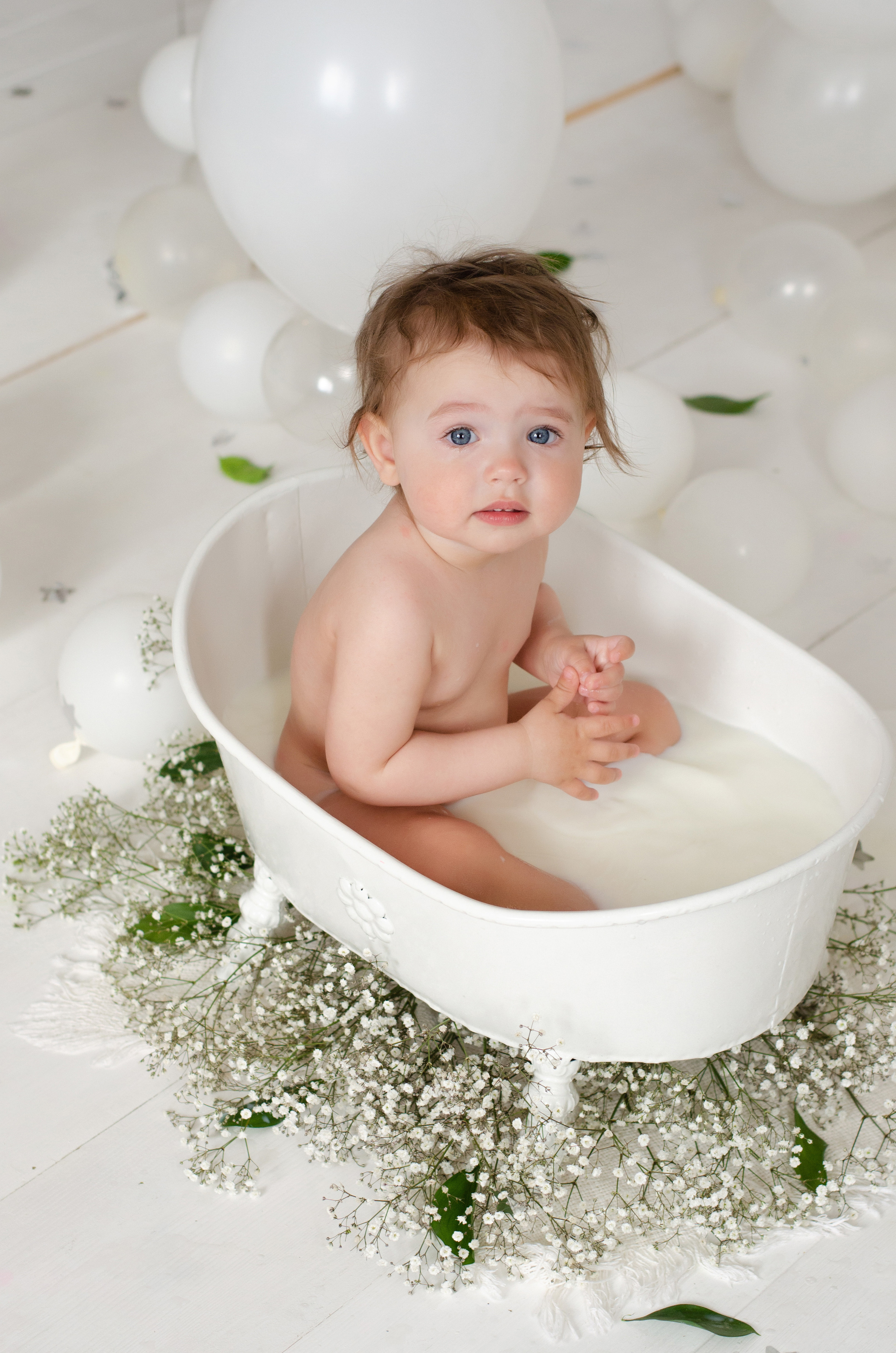 Молочная ванночка. Марина Колосова, детский фотограф и фотограф новорожденных в Красноярс