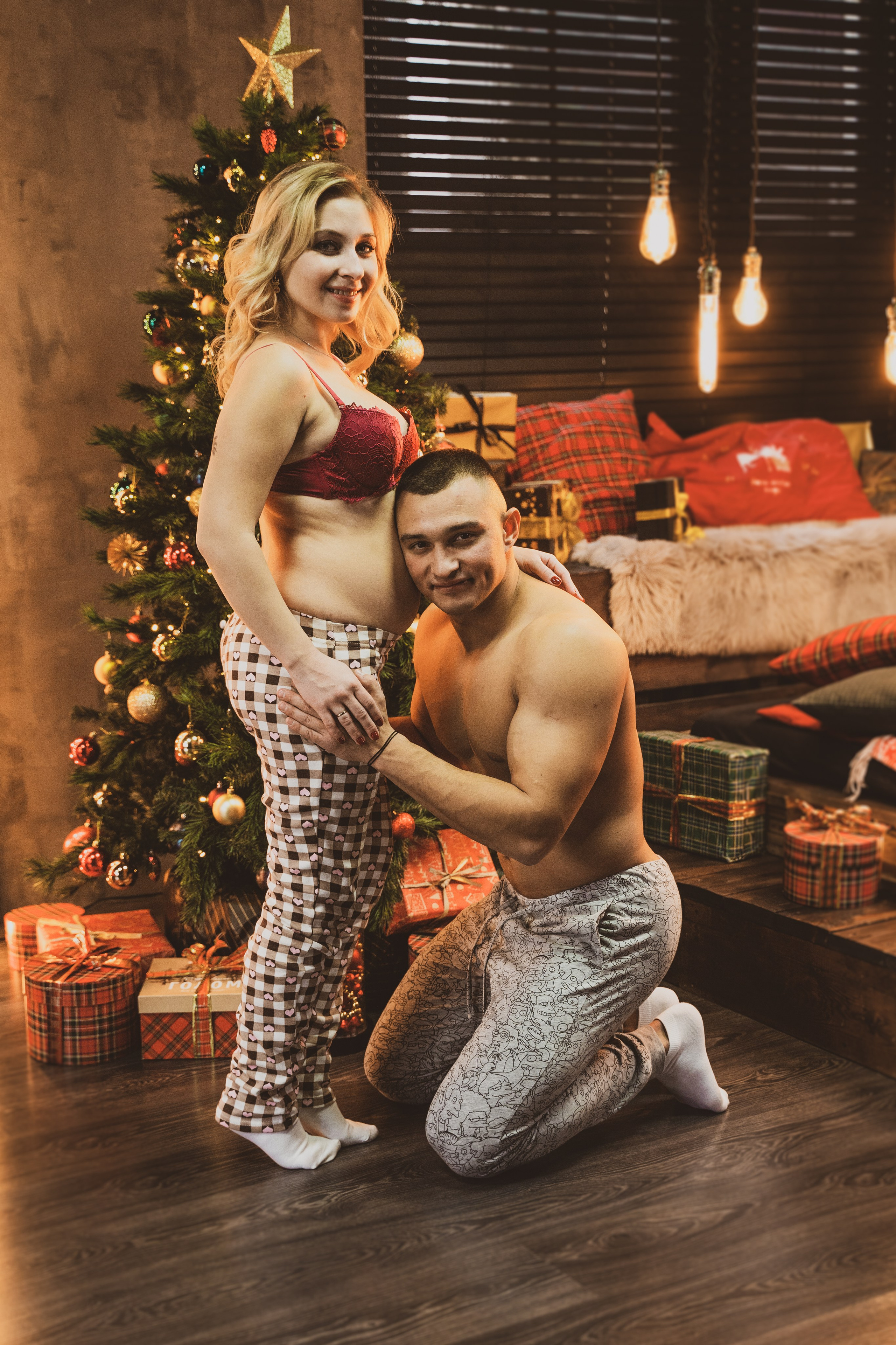 Новогодняя фотосессия беременности в студии. Анна и Кирилл. Свадебный и репортажный фотограф в Уфе| Осетрова Ольга