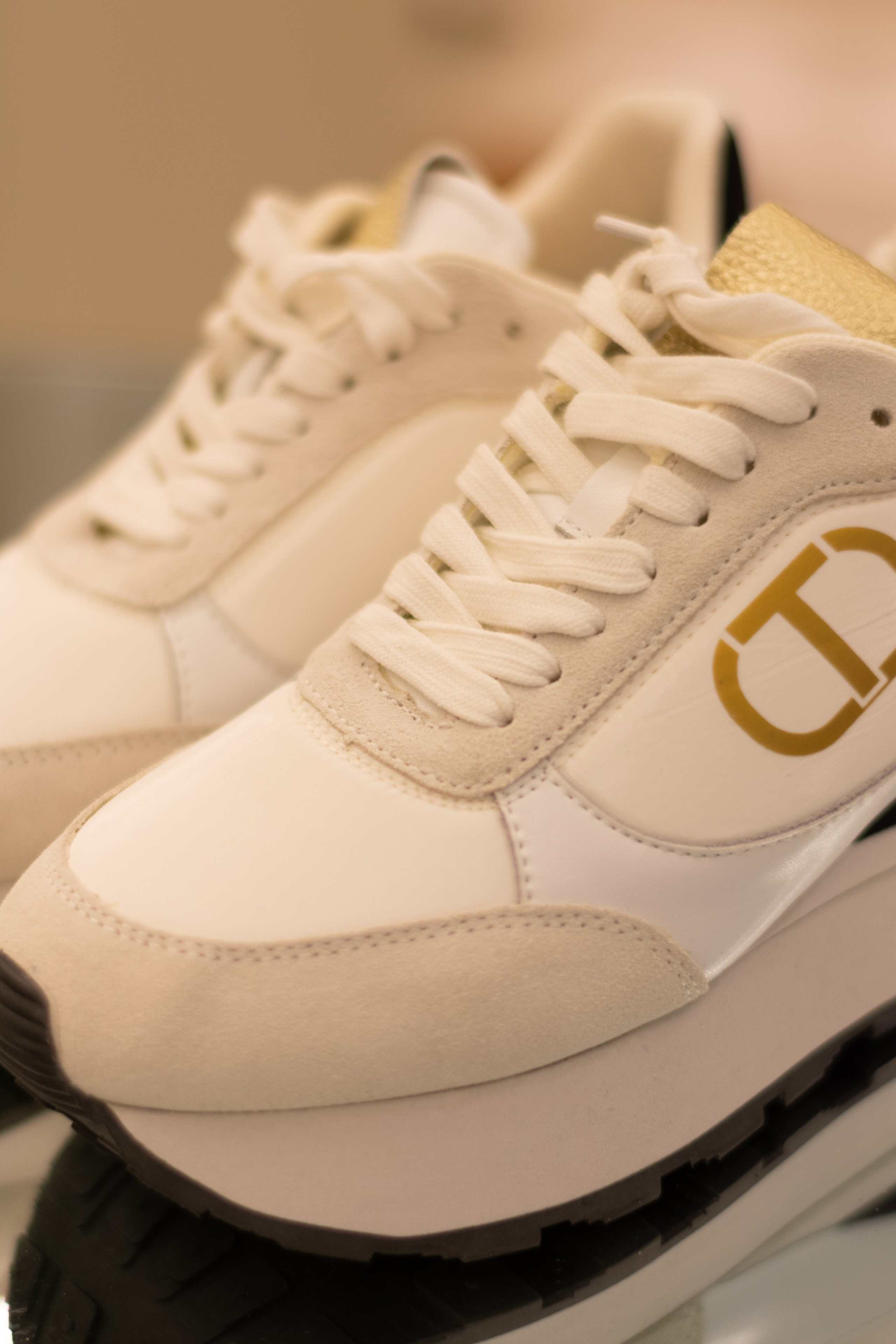 Для организаций. Предметная фотосессия для обувного магазина Capsula. Фотограф/видеограф Богдан Голованов