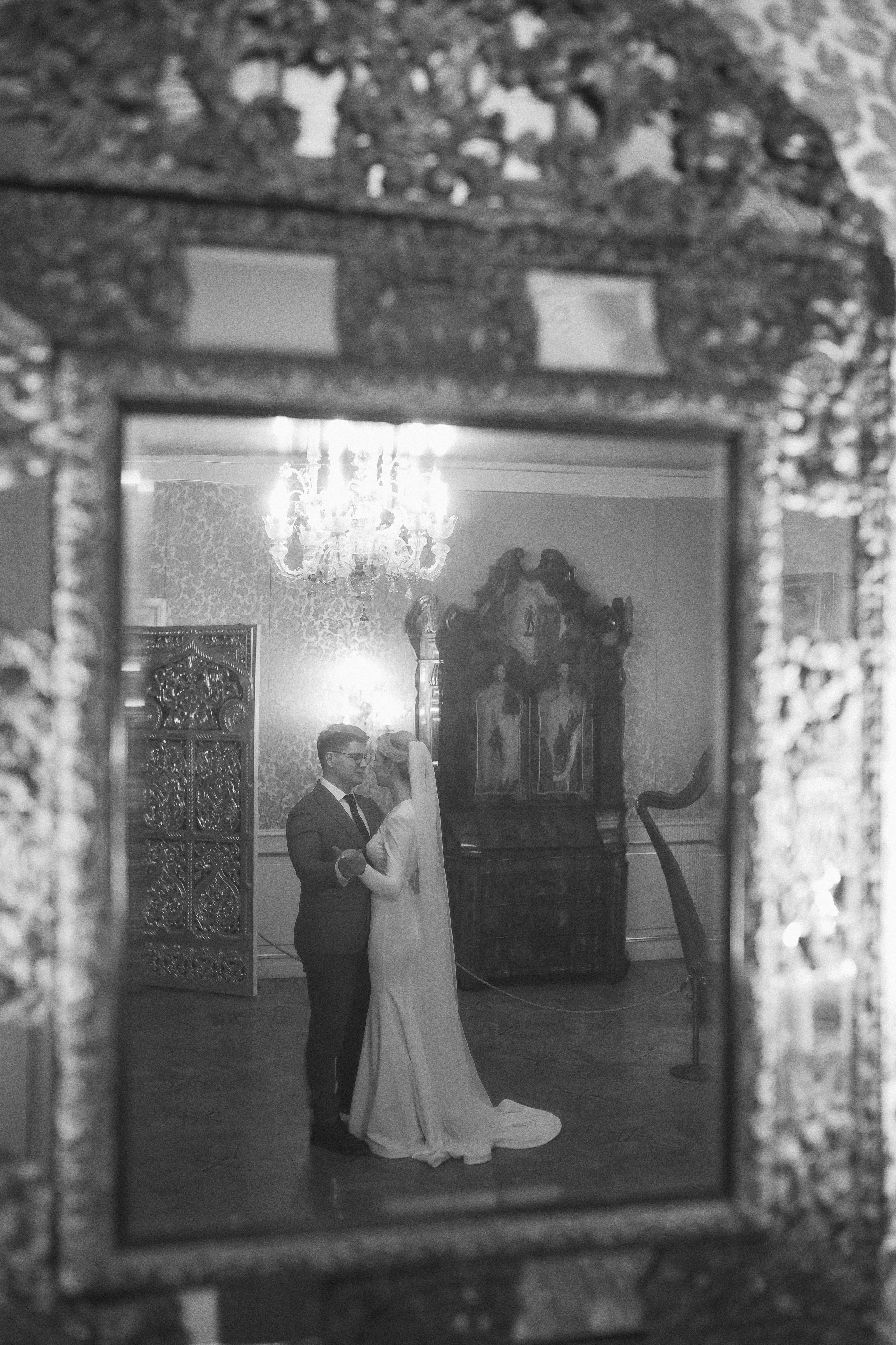 Свадебная фотосессия в Коломенском. Дворец царя Алексея Михайловича. Свадебный фотограф в Москве Мария Крош