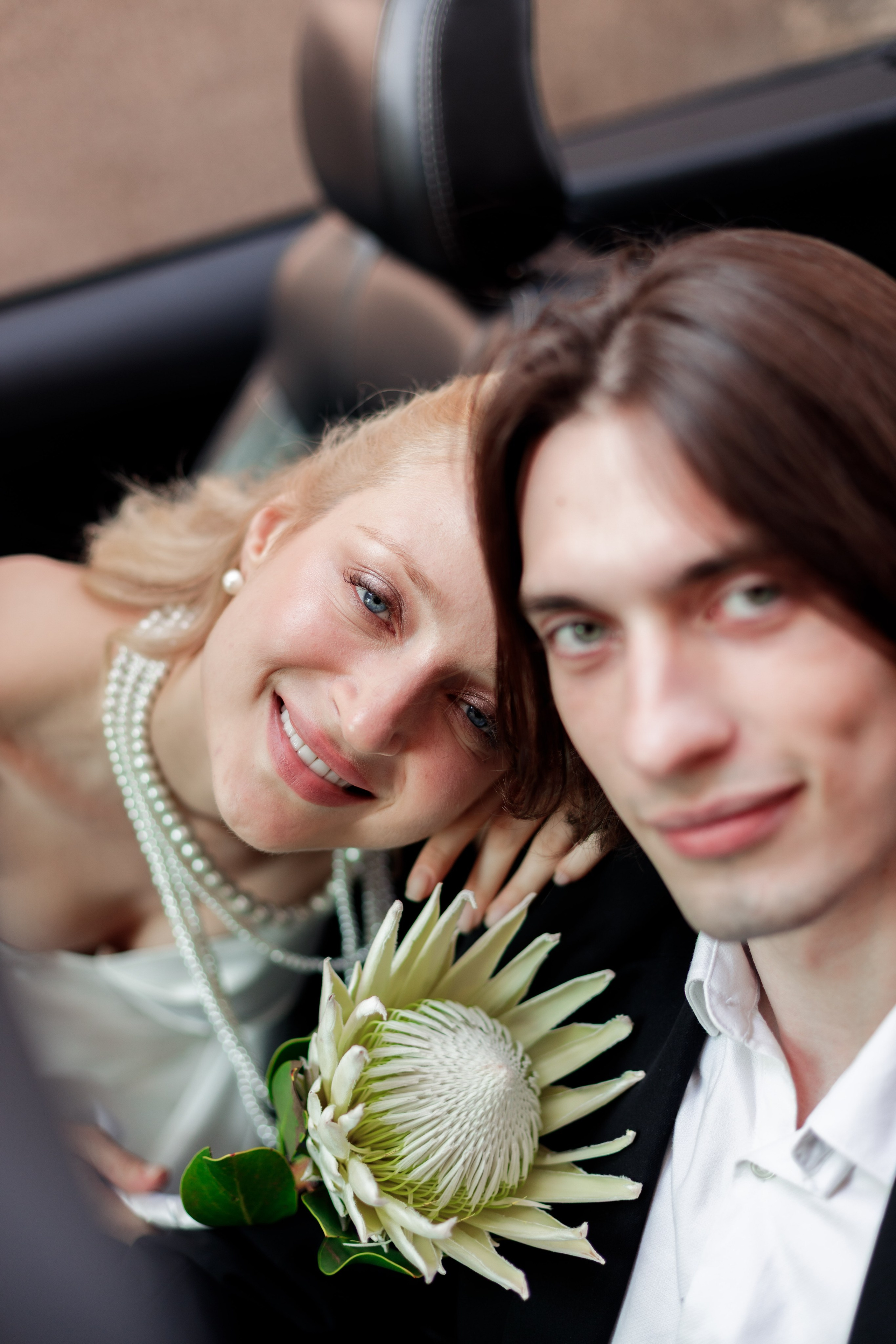 Свадебная фотосессия с автомобилем в центре Москвы, фотограф свадьбам Москва